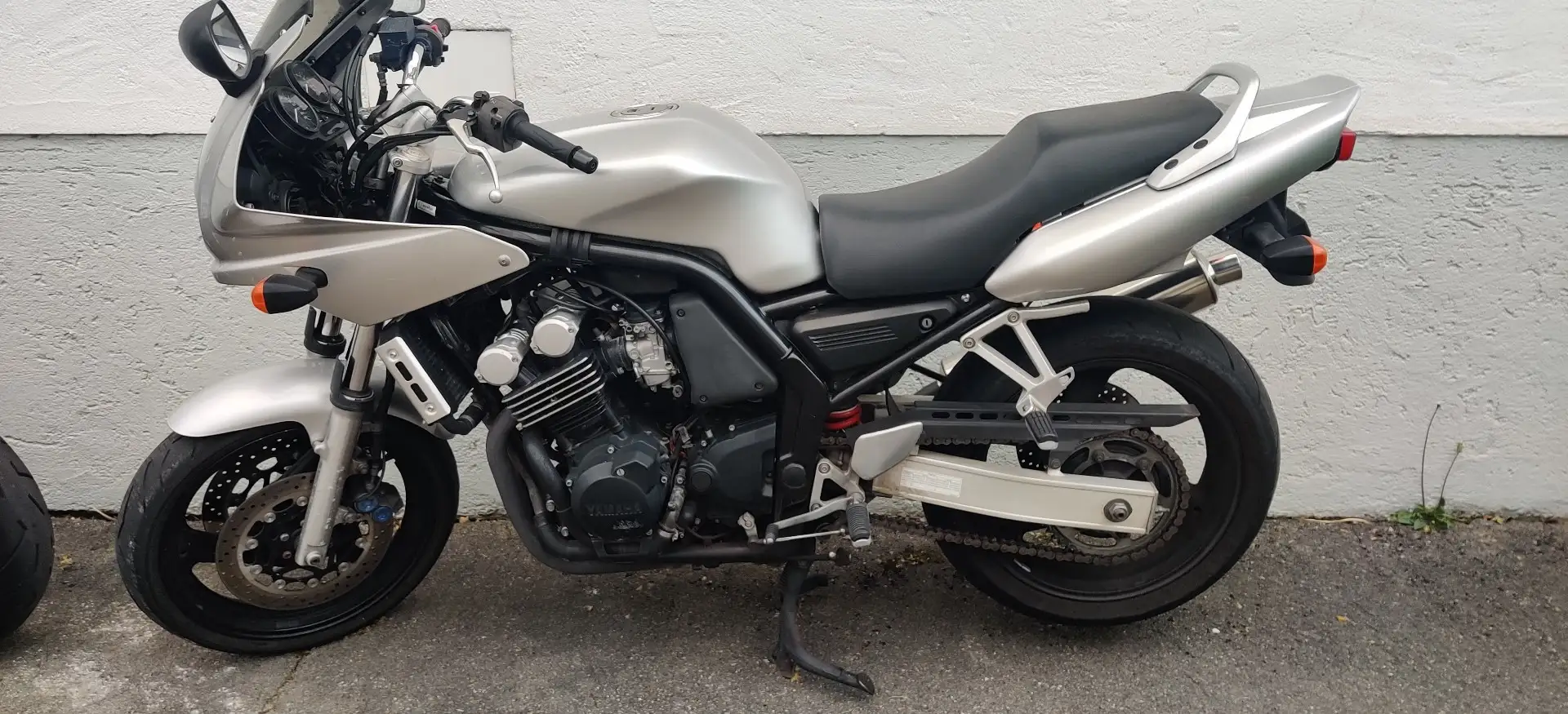 Yamaha FZS 600 Grey - 1