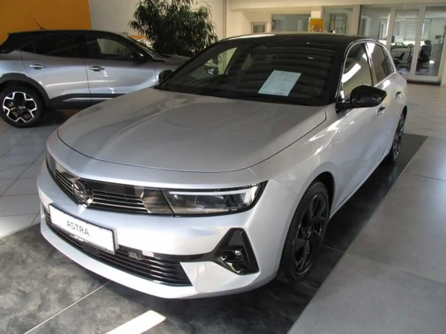 Opel Astra 1.2 Turbo GS Argent - 1