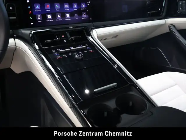 Porsche Panamera view 14