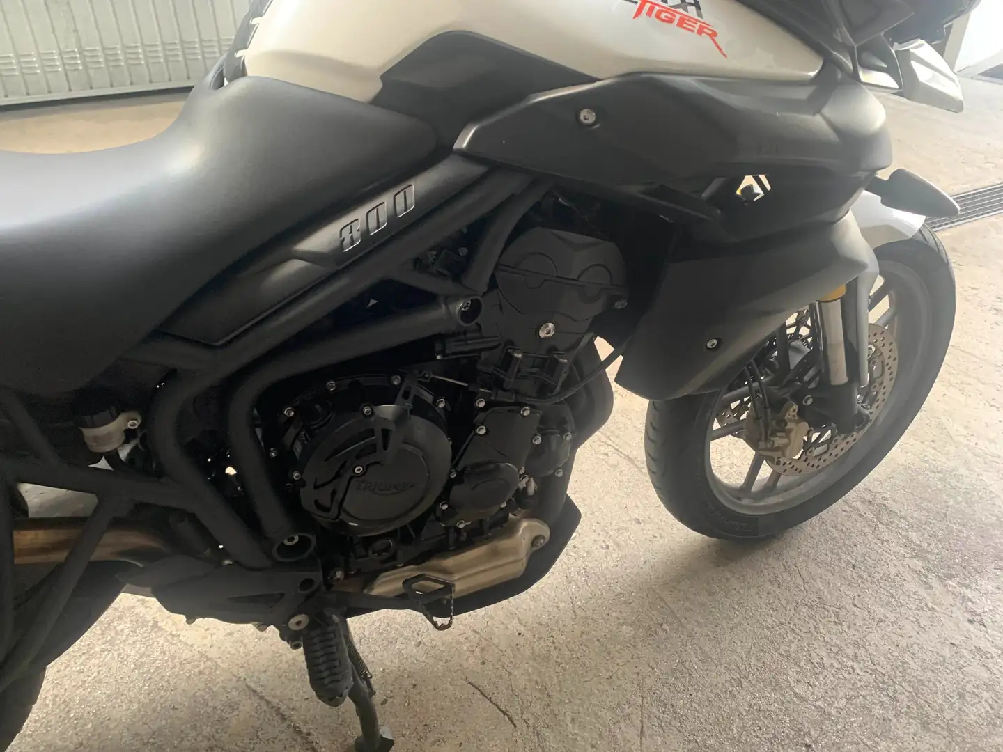 Triumph Tiger 800 ABS Biały - 1