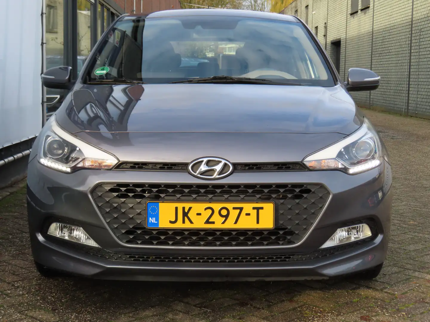 Hyundai i20 1.2 HP Dealer onderhouden l Cruise control l Bluet Grau - 2