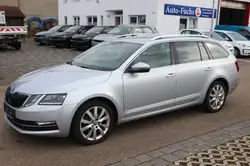 Skoda Octavia Combi 1.6 TDI Style NAVI AHK SHZ ALU LED