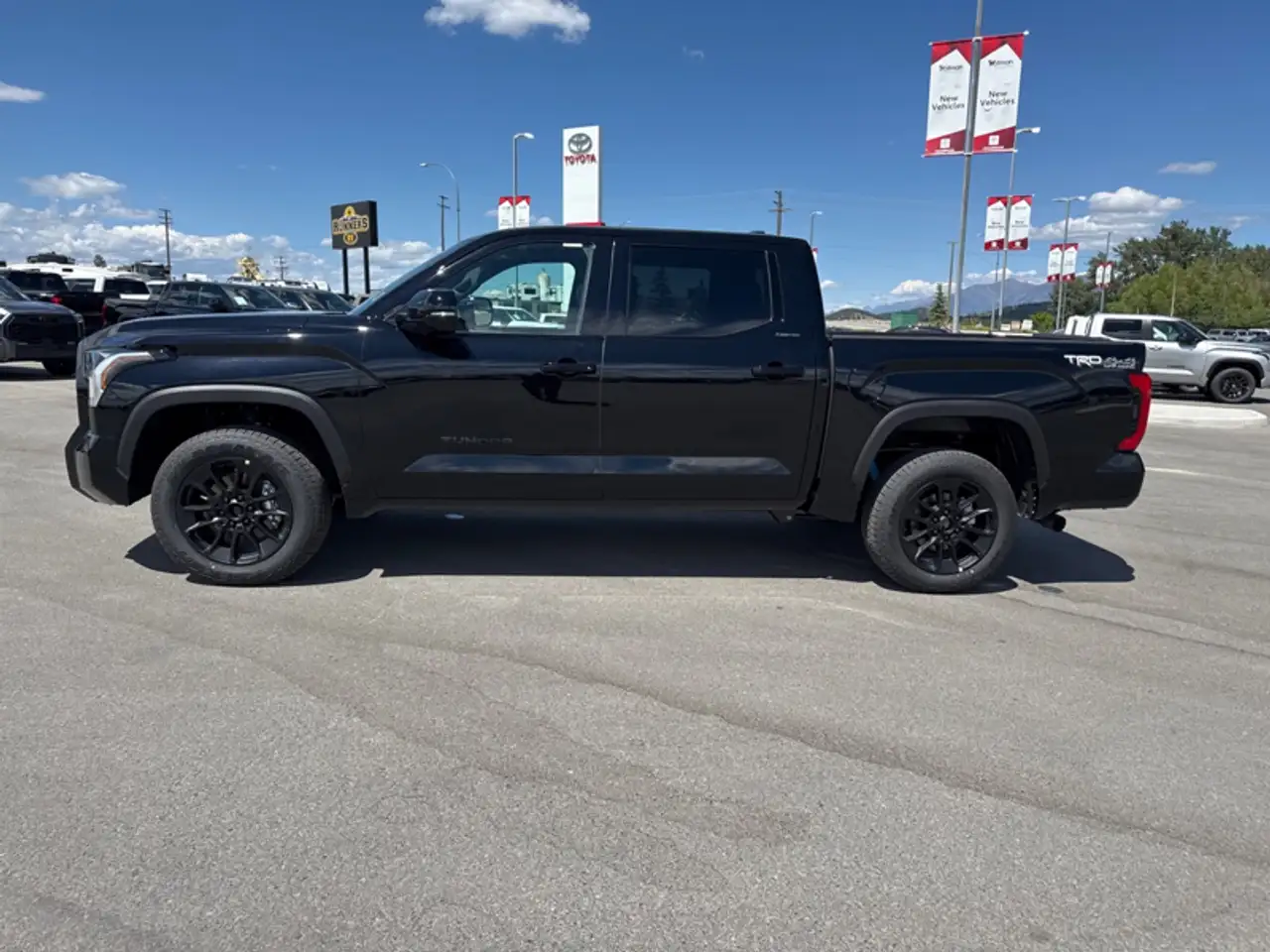 Toyota Tundra снимка Toyota Tundra