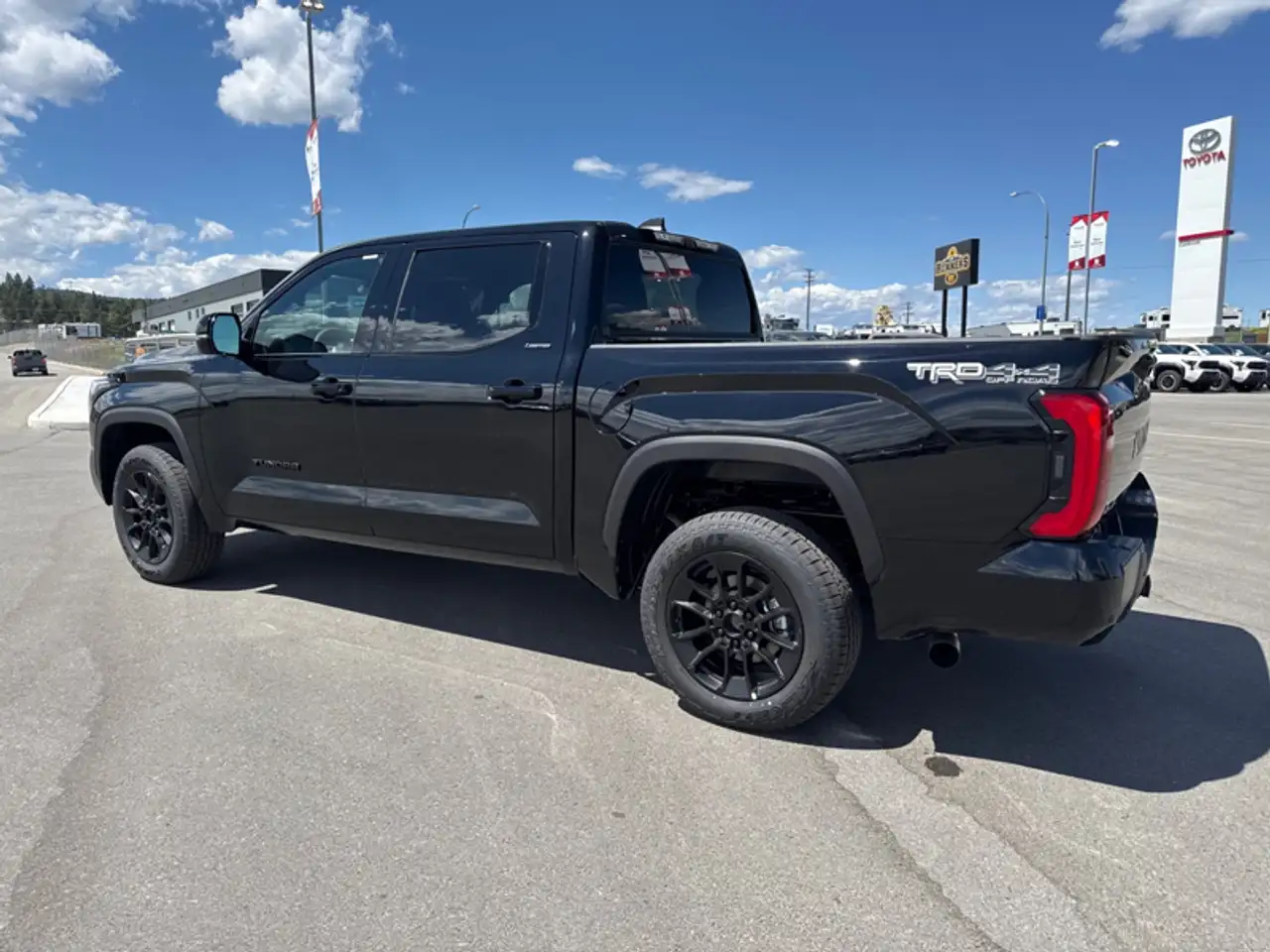 Toyota Tundra снимка Toyota Tundra