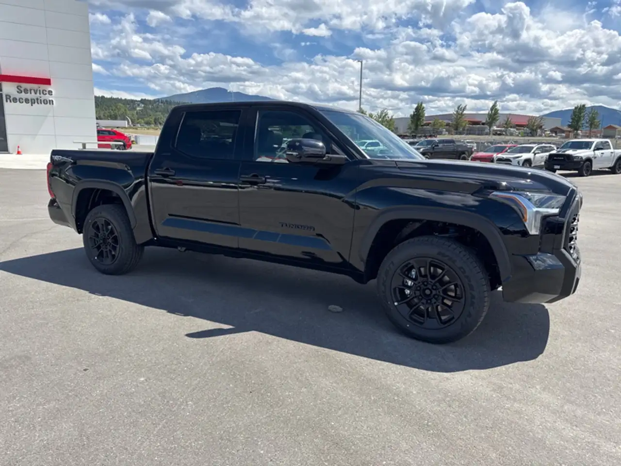 Toyota Tundra снимка Toyota Tundra