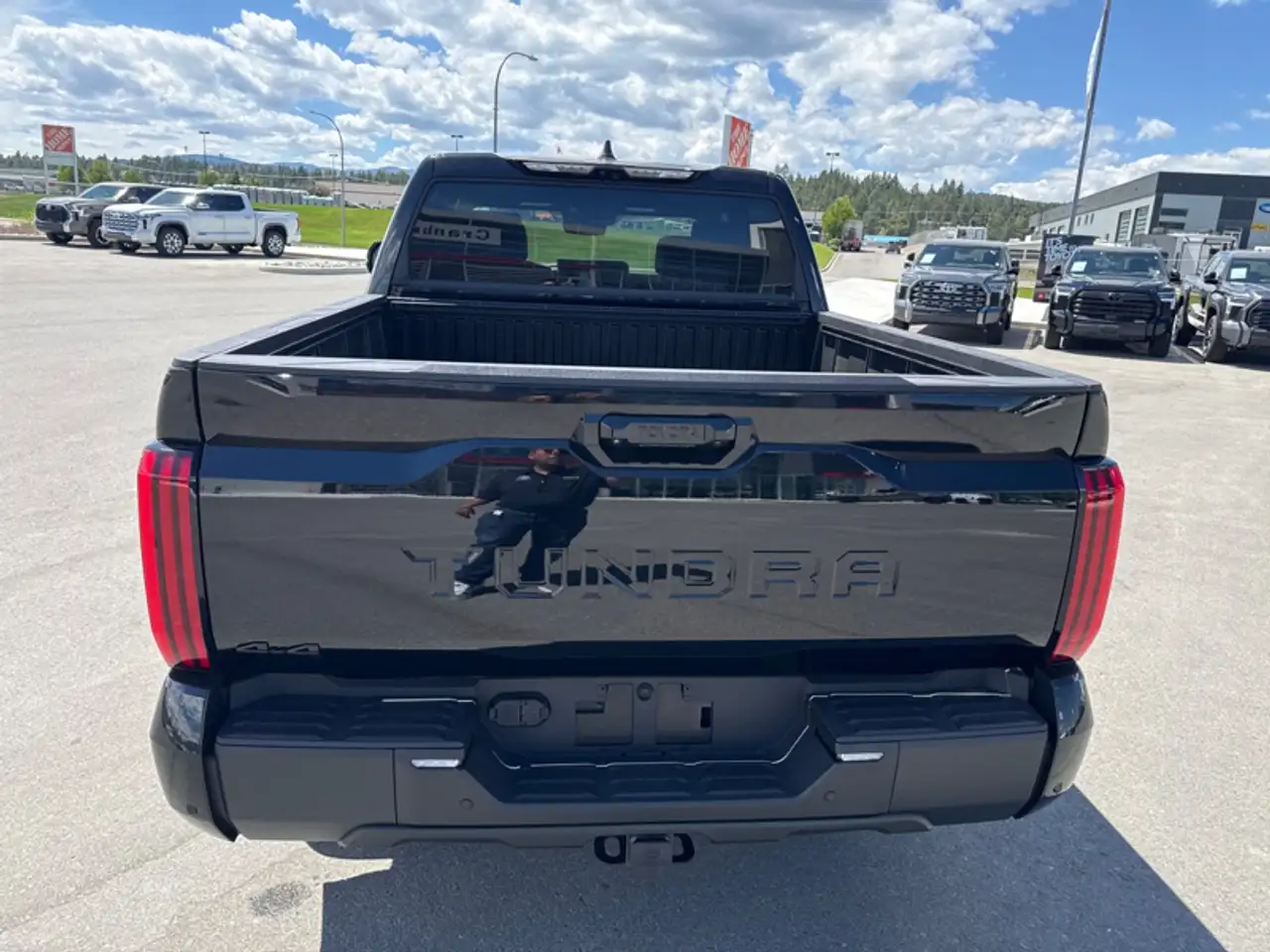 Toyota Tundra снимка Toyota Tundra