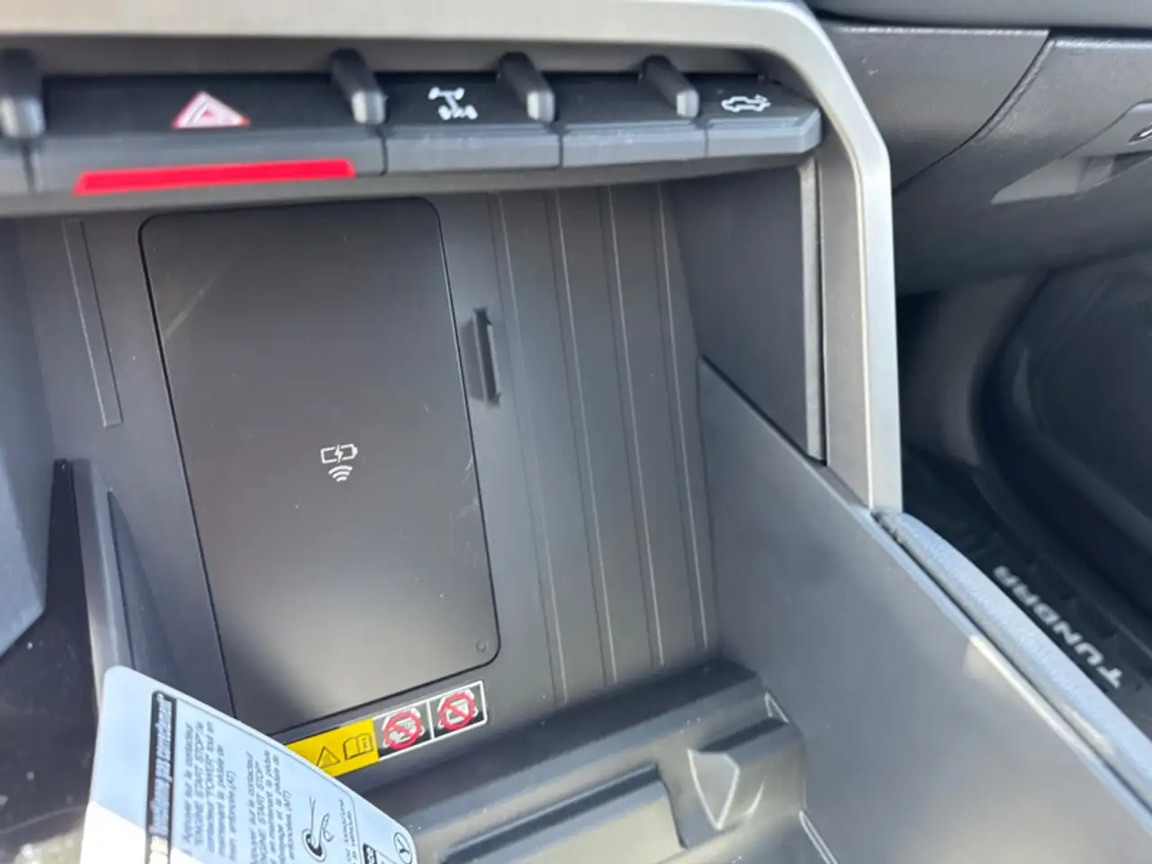 Toyota Tundra снимка Toyota Tundra