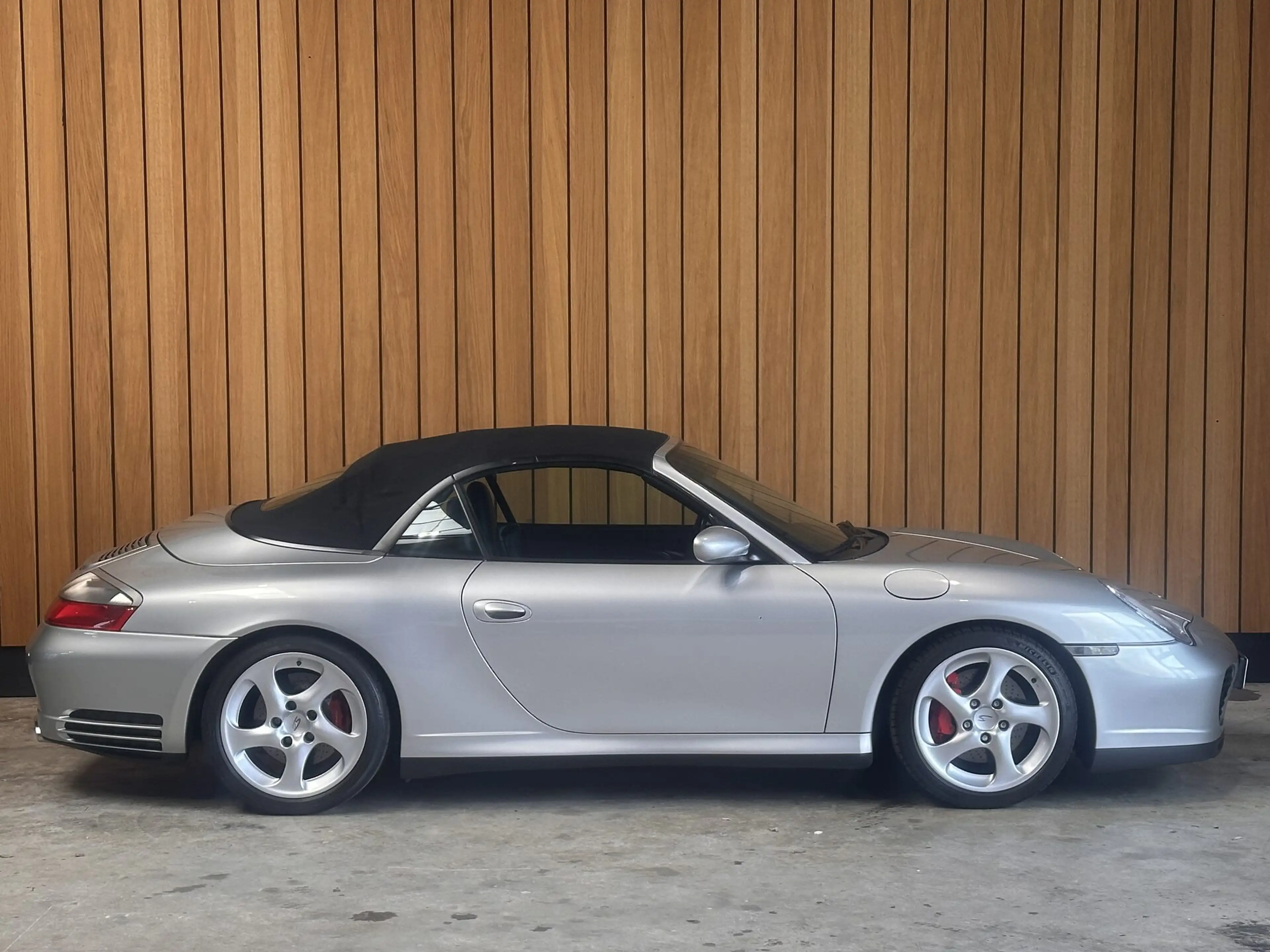Porsche 911 Cabrio 3.6 Carrera 4S — photo 15