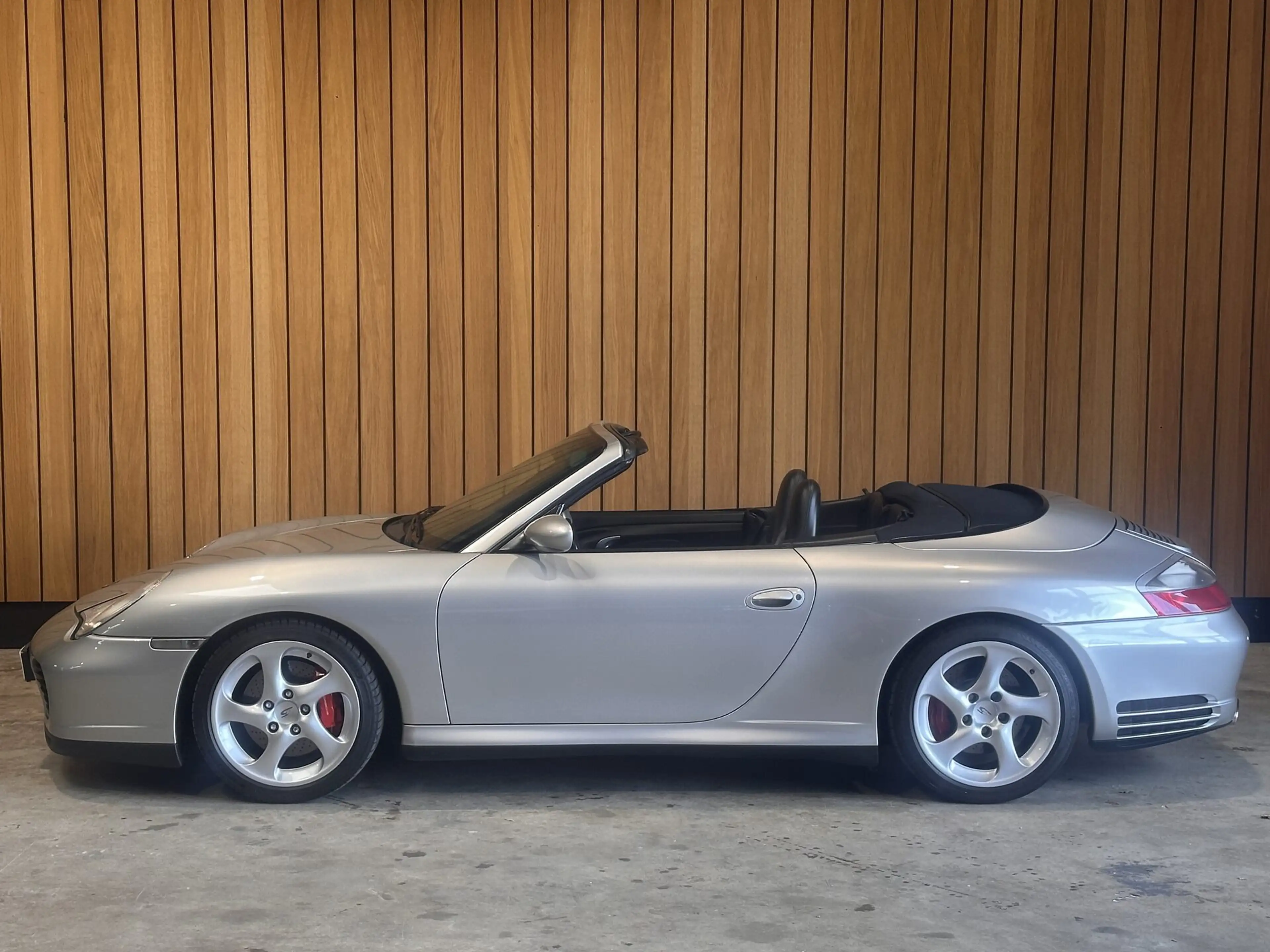 Porsche 911 Cabrio 3.6 Carrera 4S — photo 16