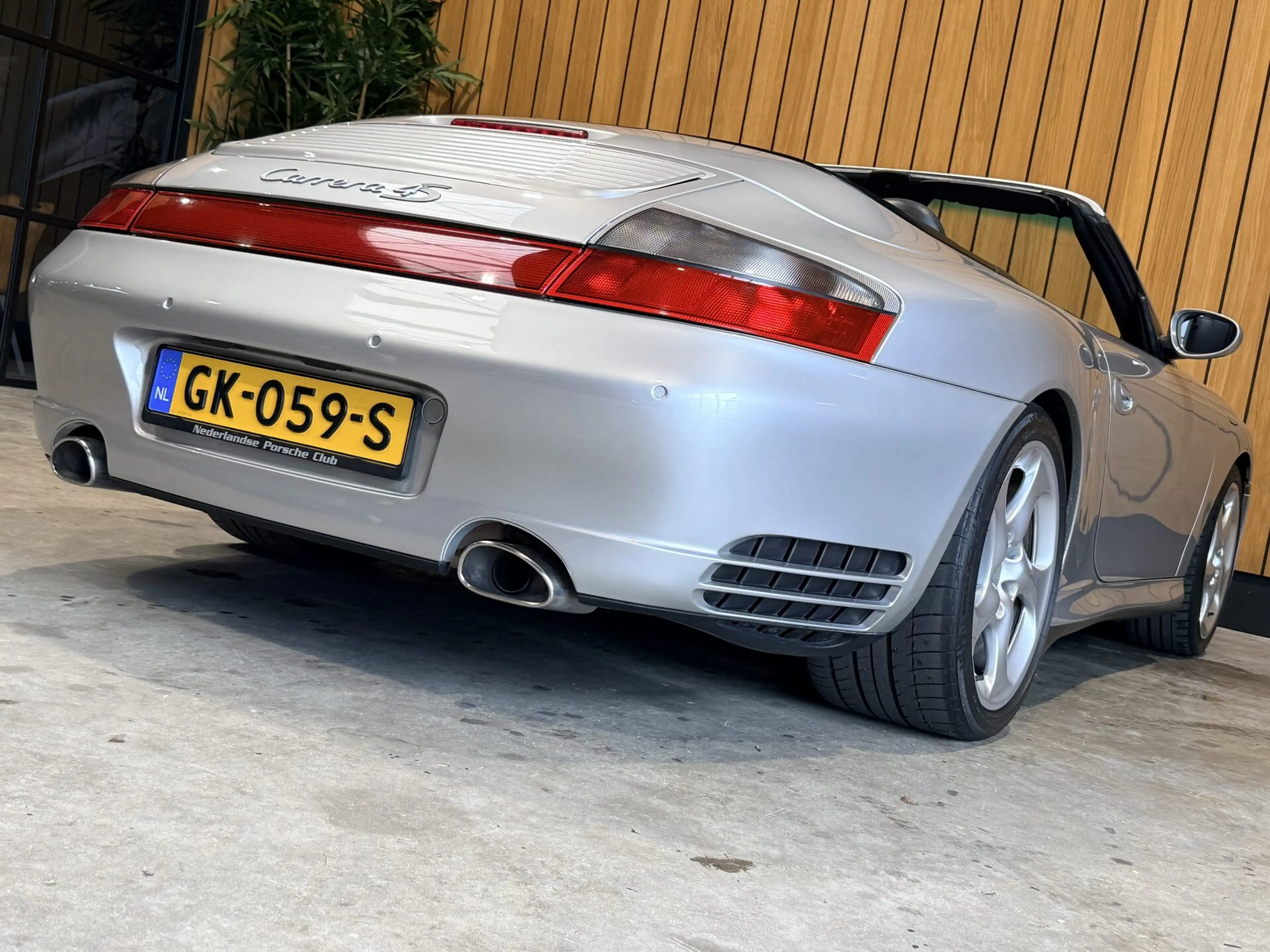 Porsche 911 Cabrio 3.6 Carrera 4S — photo 37