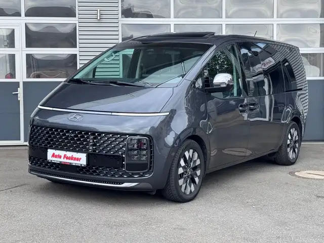 Hyundai STARIA Signature 4WD Vollausstattung Pano 360°