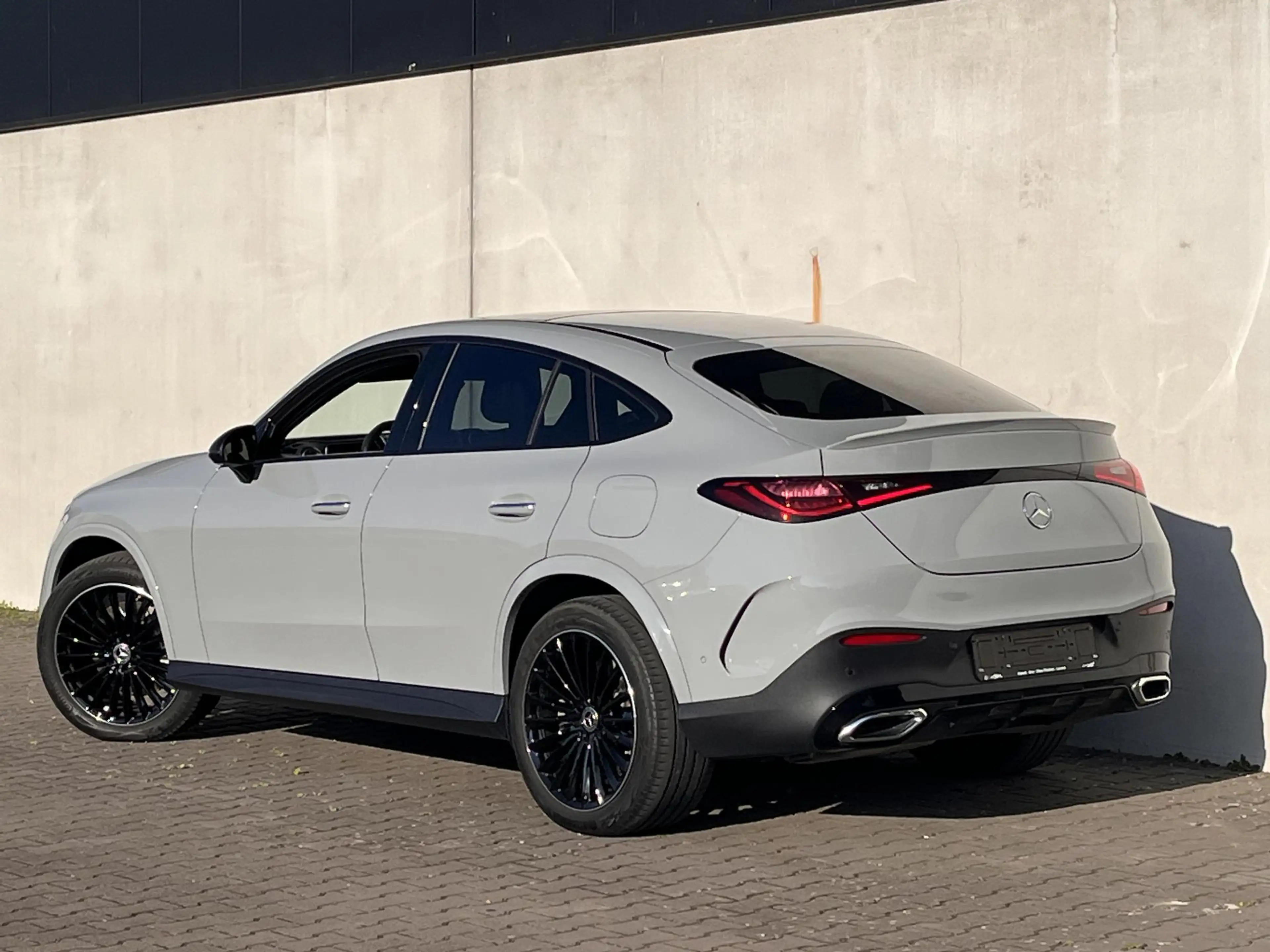 Mercedes-Benz GLC 300 Coupé de 4MATIC "140 Years Edition" — photo 8