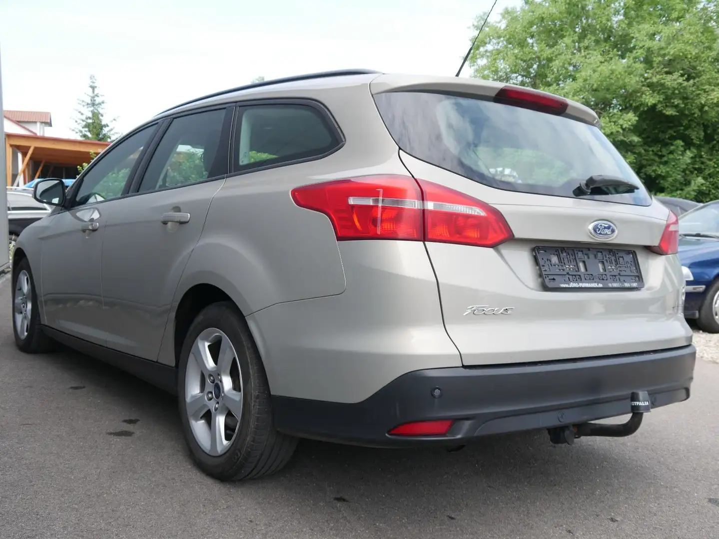 Ford Focus Turnier 1.5 TDCI Trend Grau - 2
