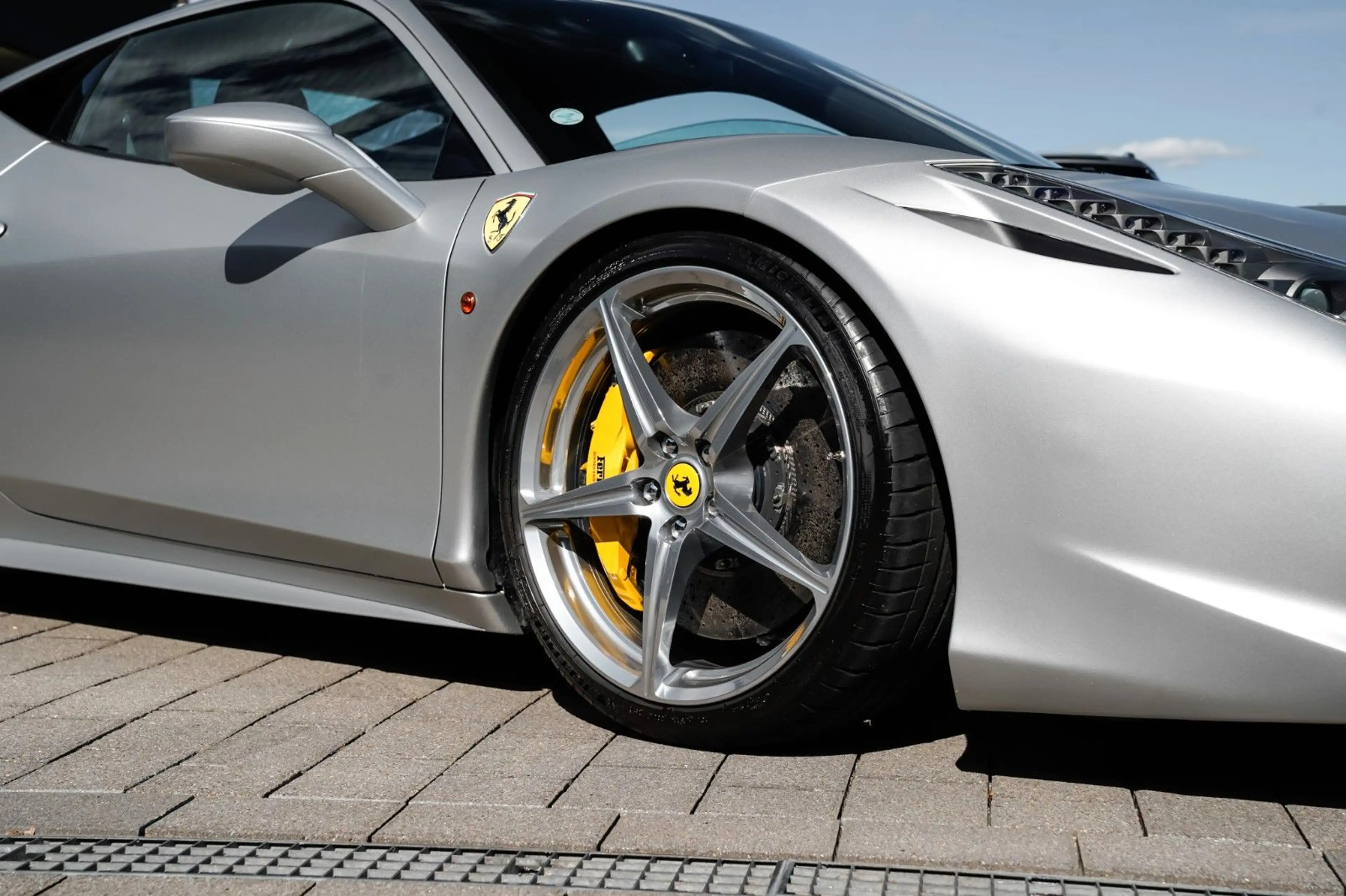 Ferrari 458 Italia LED Carbon-Daytona-JBL-Lift — photo 13