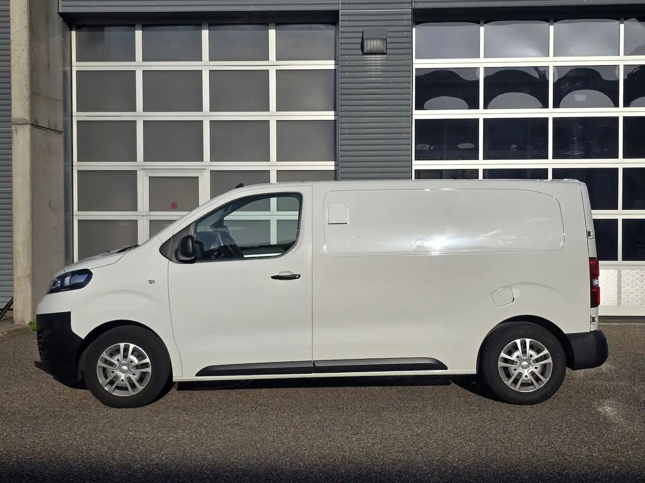 Opel Vivaro 1.5 D Edition M Klima AHK, миниатюра 2