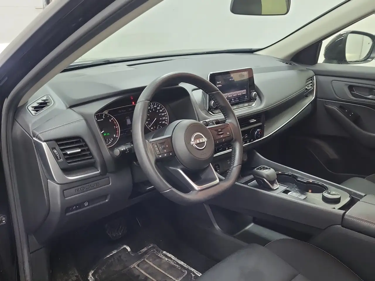 Nissan Rogue снимка Nissan Rogue