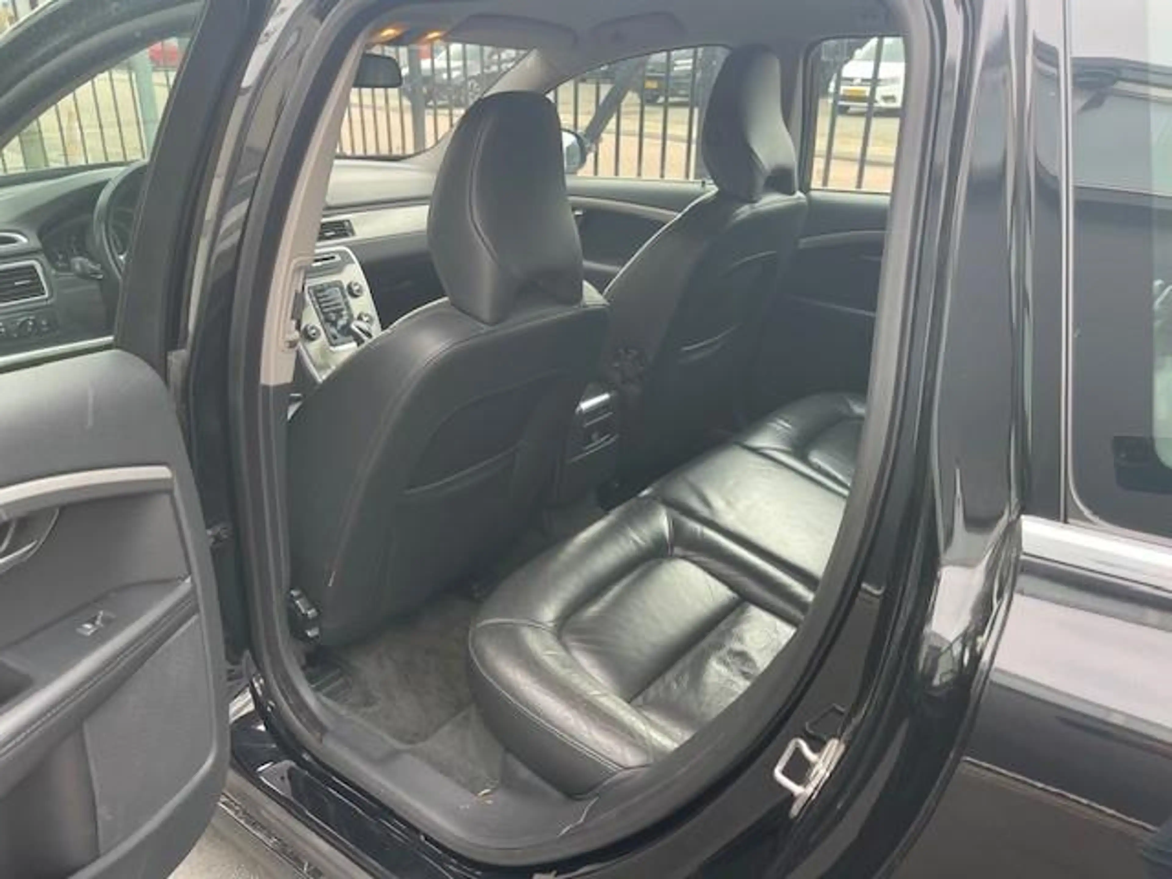 Volvo V70 1.6 T4 Nordic+ Only EXPORT / Of alleen B2B — photo 9