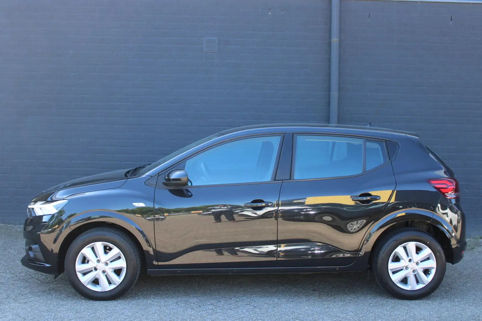Dacia Sandero TCe 100 ECO-G Expression NL-Auto | Airco | Cruise Zwart - 2
