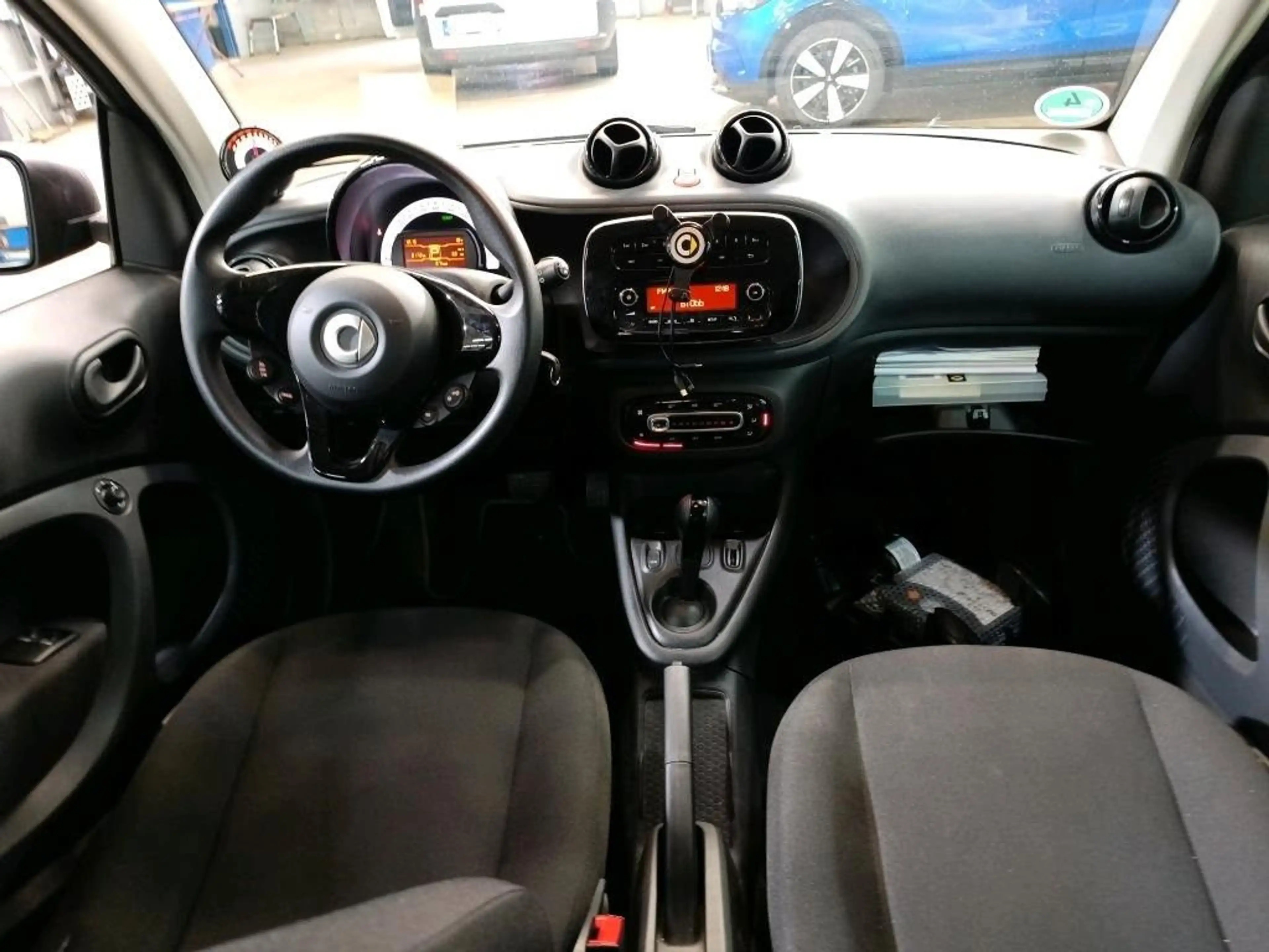 smart forTwo EQ,erst 8 tkm ,wie neu — photo 2