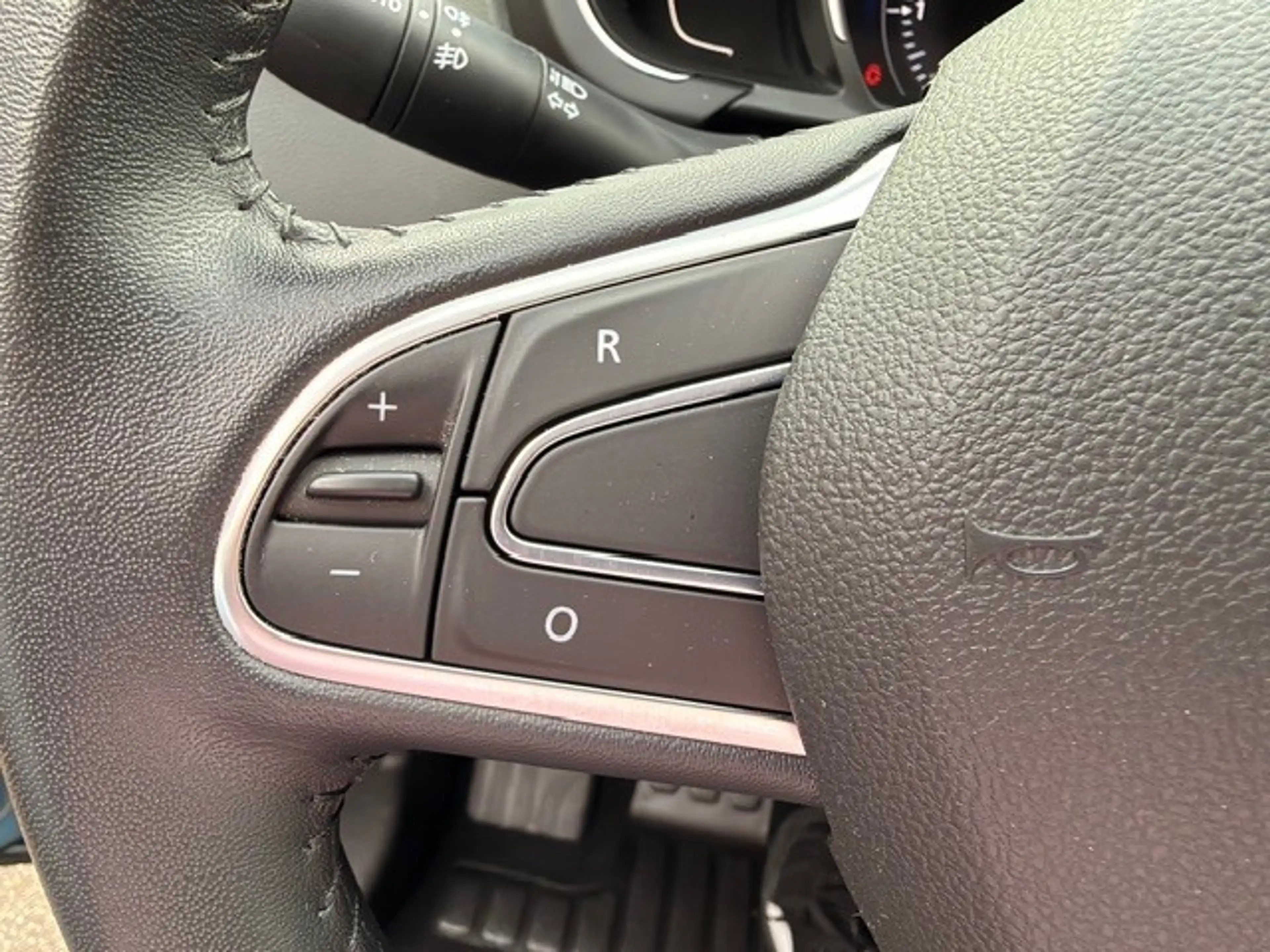 Renault Scenic IV Experience ENERGY TCe 115 — photo 10