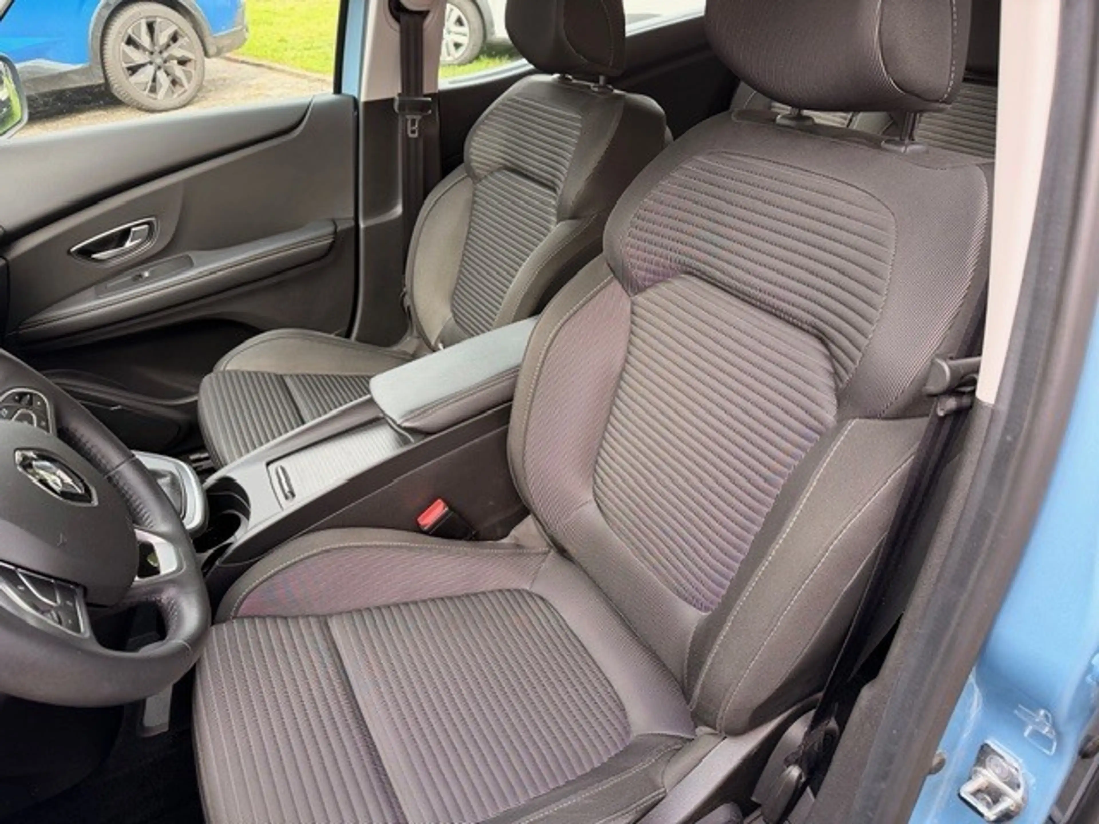 Renault Scenic IV Experience ENERGY TCe 115 — photo 16