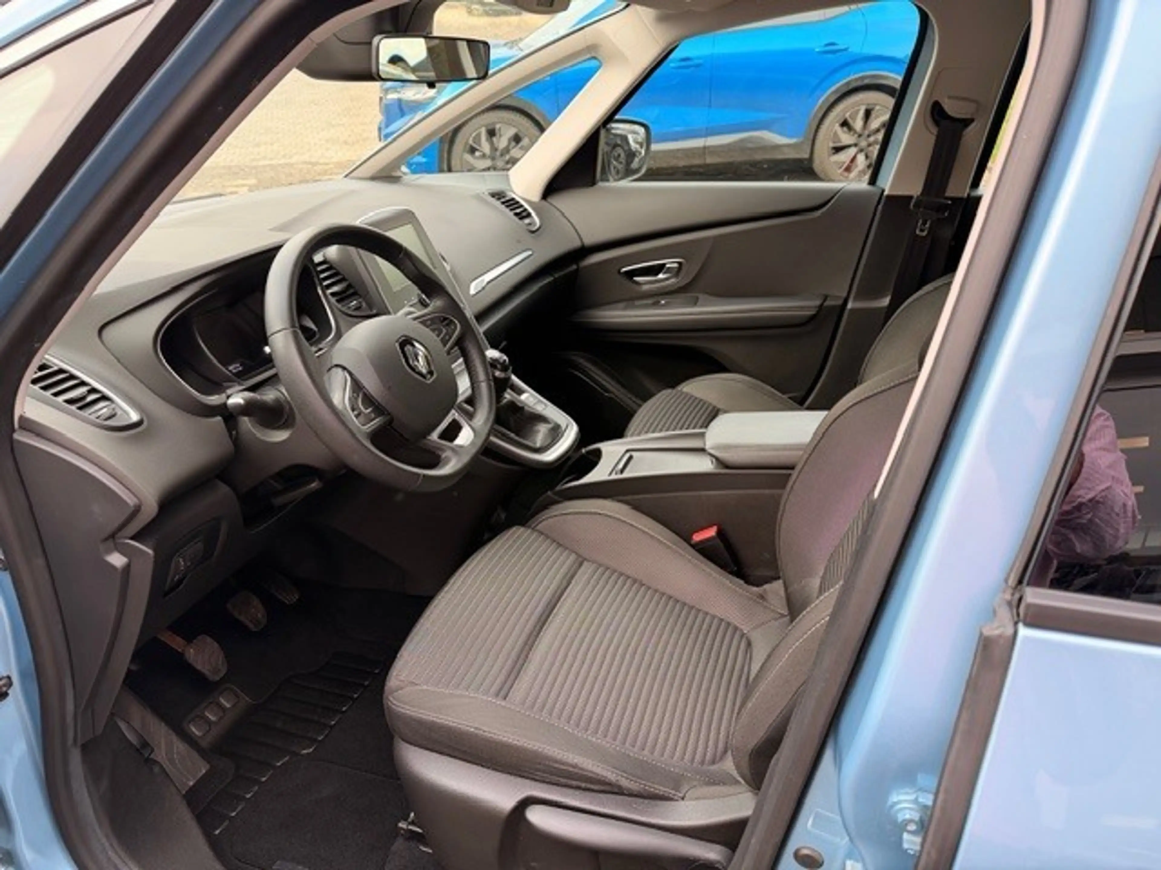 Renault Scenic IV Experience ENERGY TCe 115 — photo 3