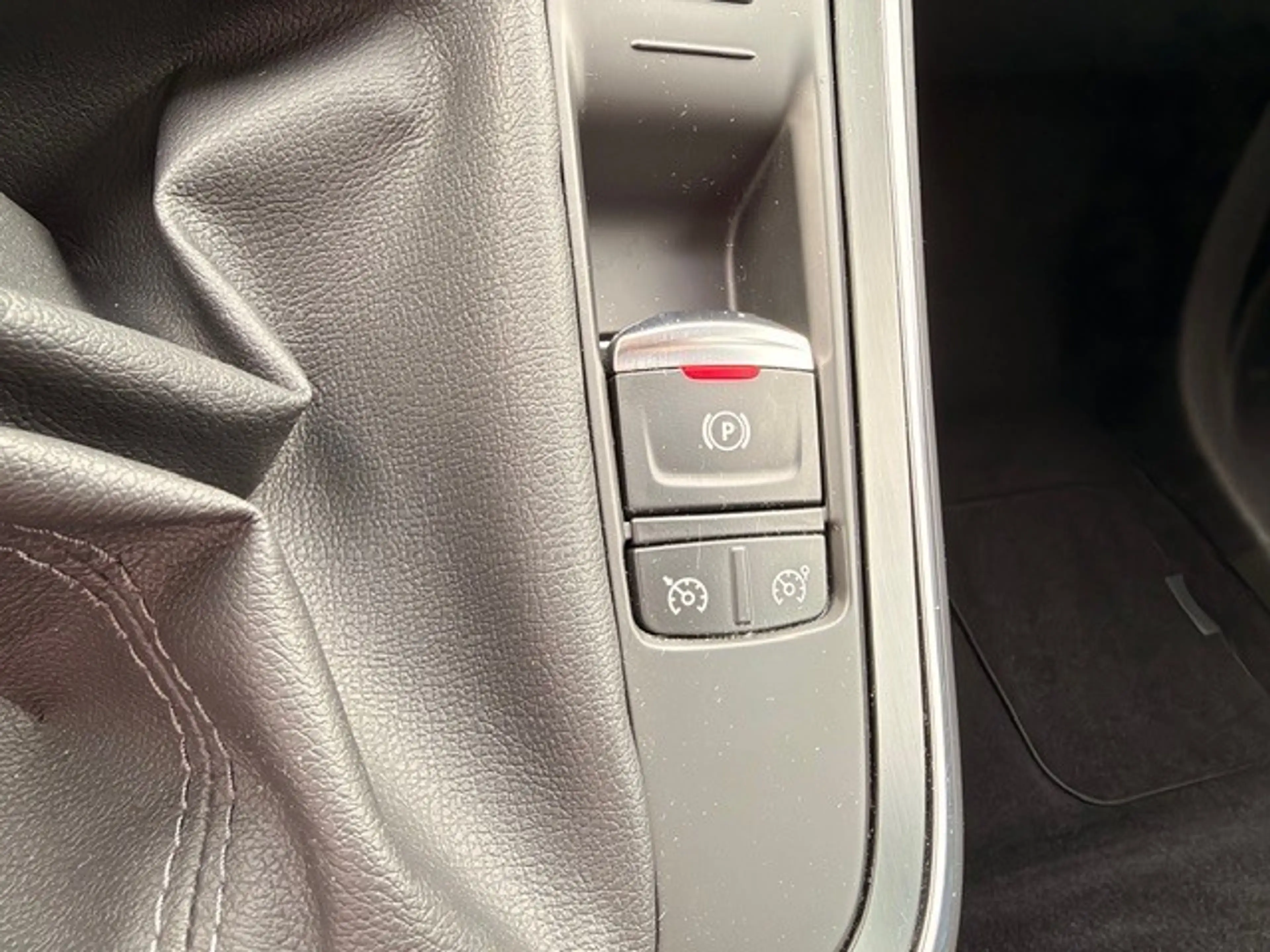 Renault Scenic IV Experience ENERGY TCe 115 — photo 9