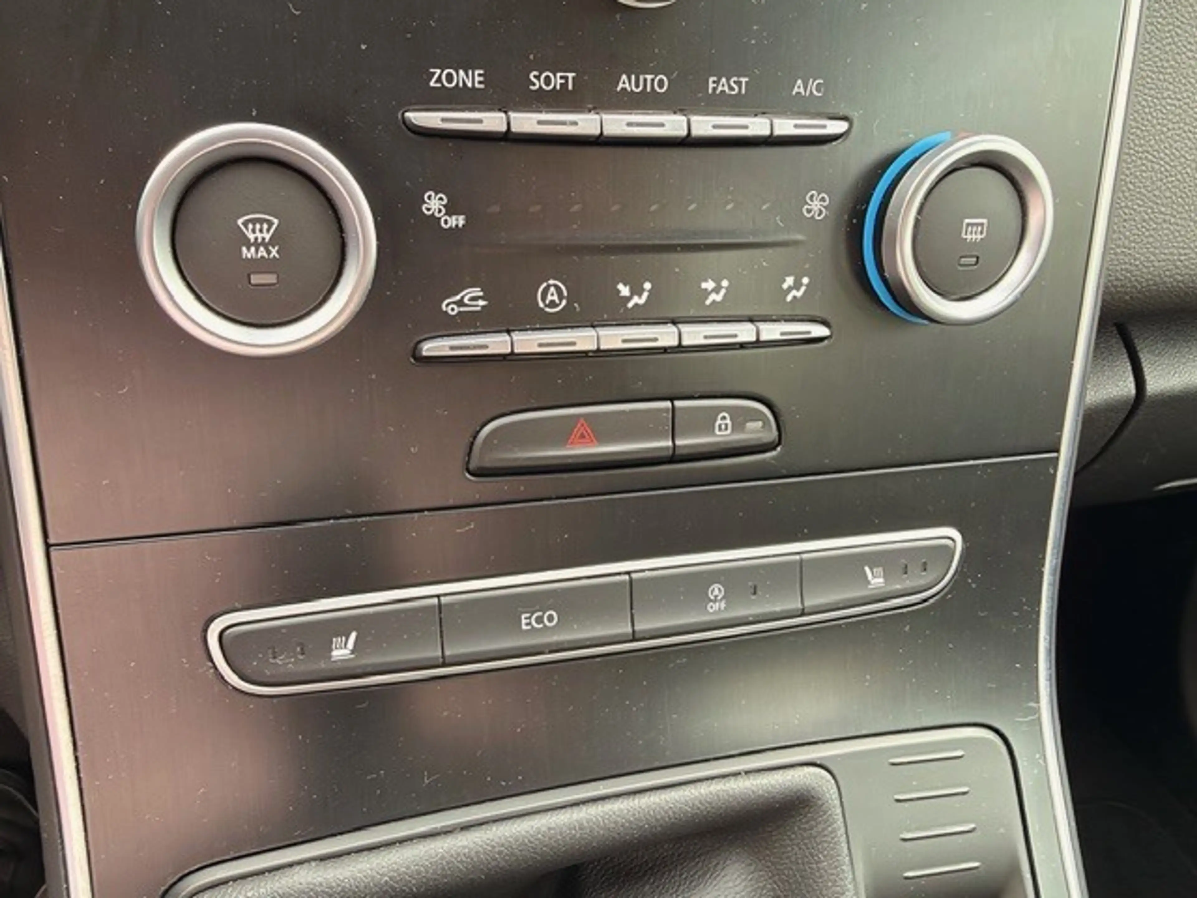 Renault Scenic IV Experience ENERGY TCe 115 — photo 8