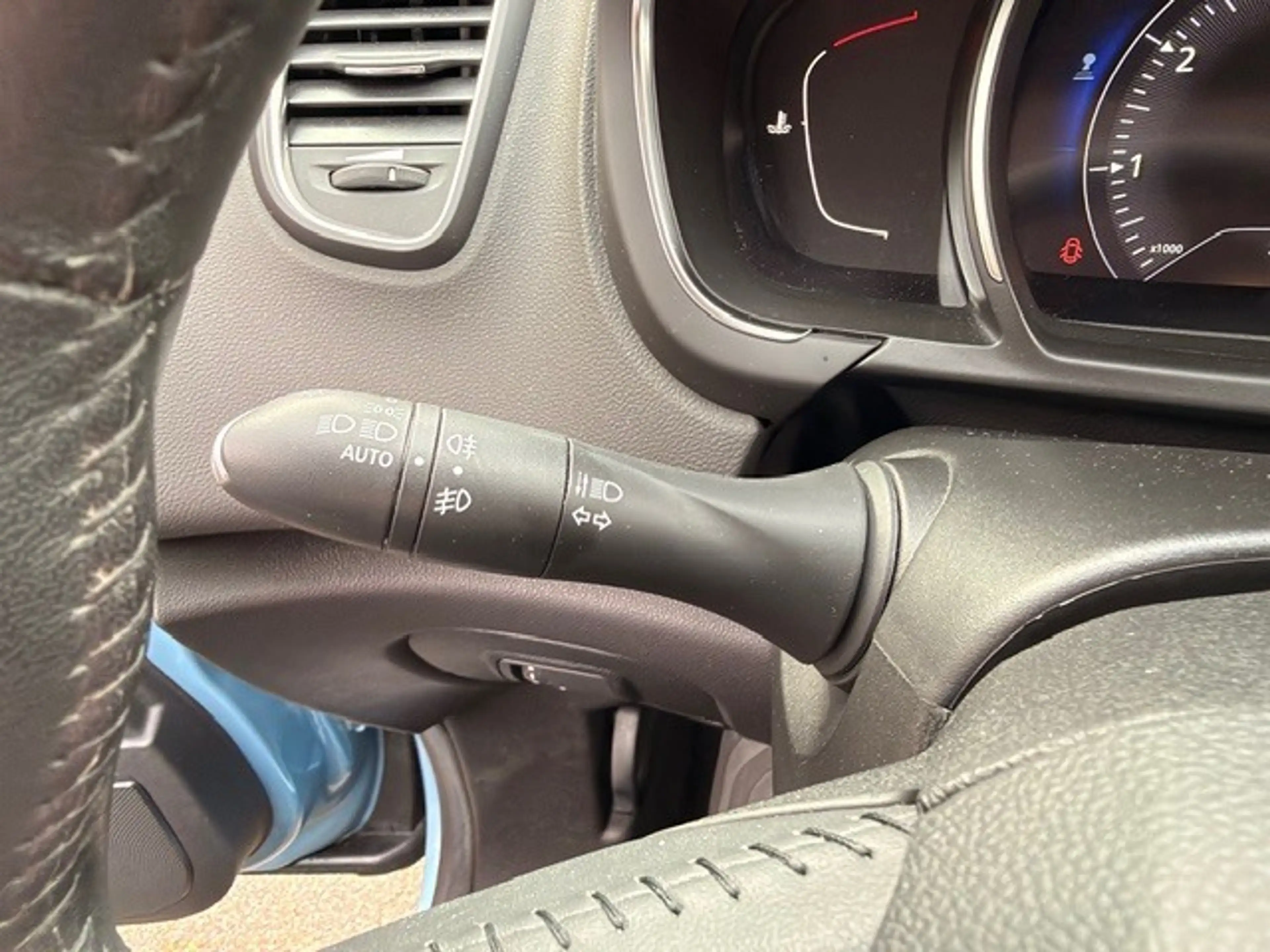 Renault Scenic IV Experience ENERGY TCe 115 — photo 14