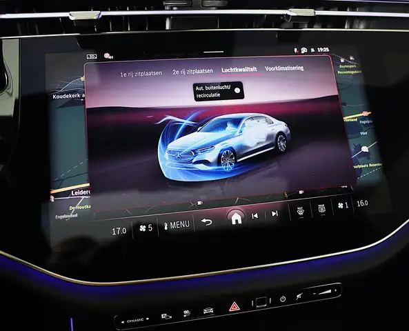 Mercedes-Benz E-Class view 23