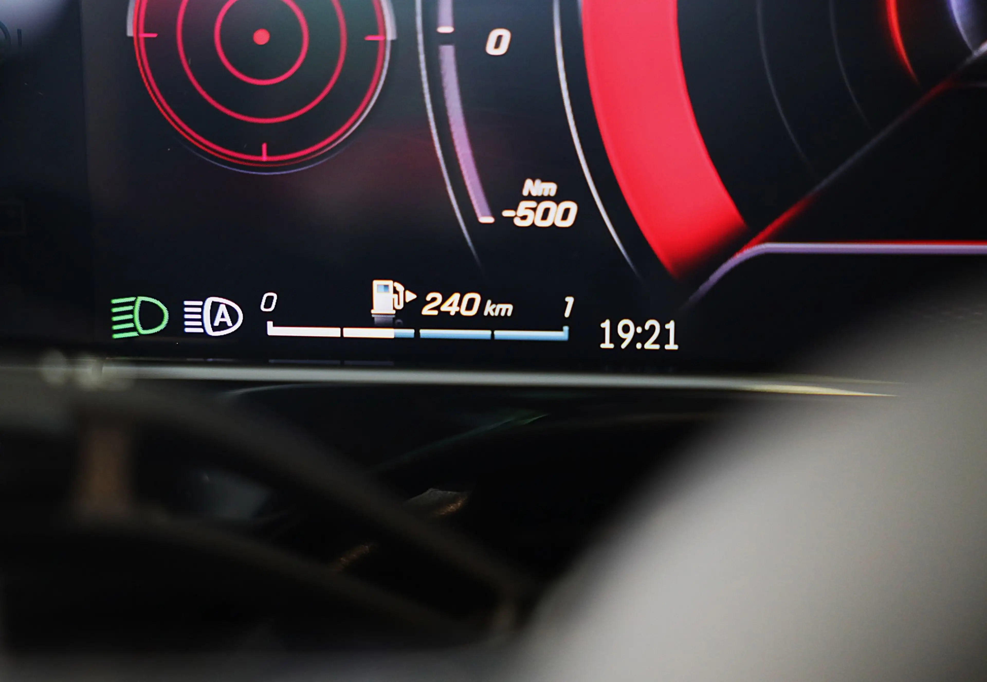 Mercedes-Benz E 300 e AMG 53 Look / Head Up / Luchtvering / Burmester — photo 34