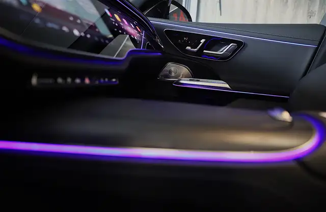 Mercedes-Benz E-Class view 16