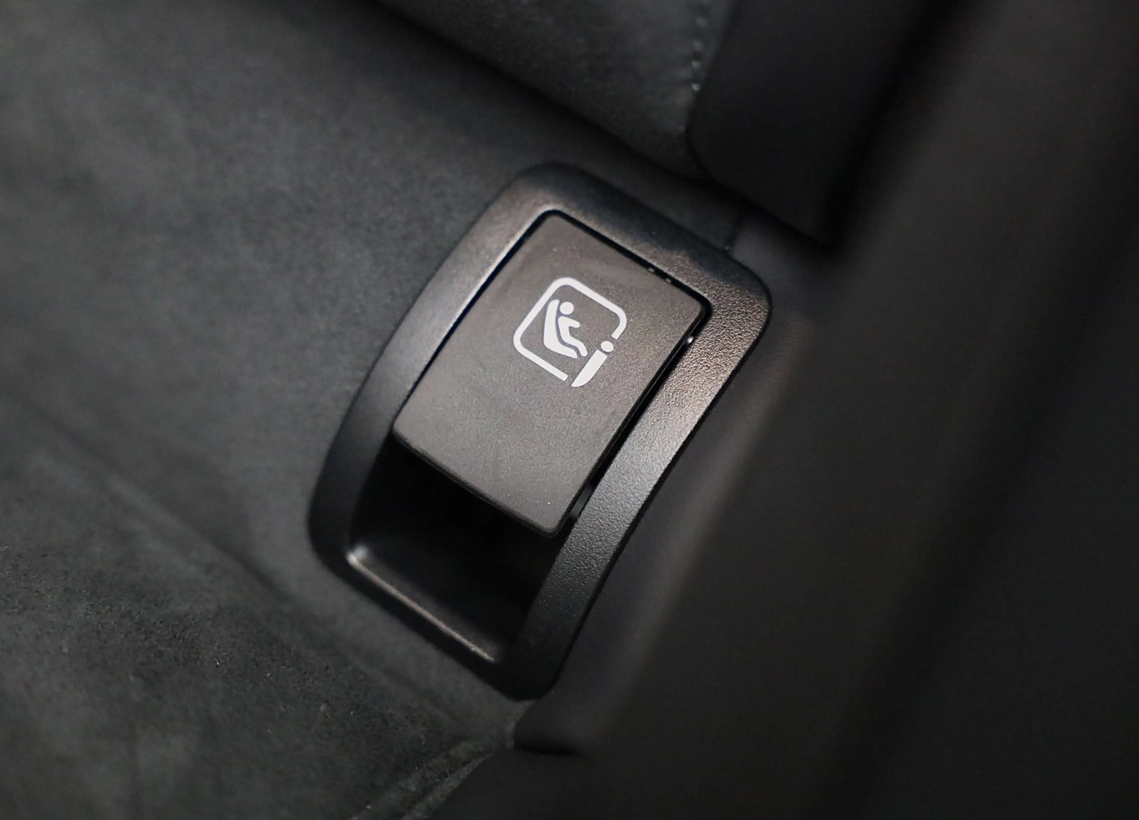 Mercedes-Benz E 300 e AMG 53 Look / Head Up / Luchtvering / Burmester — photo 36
