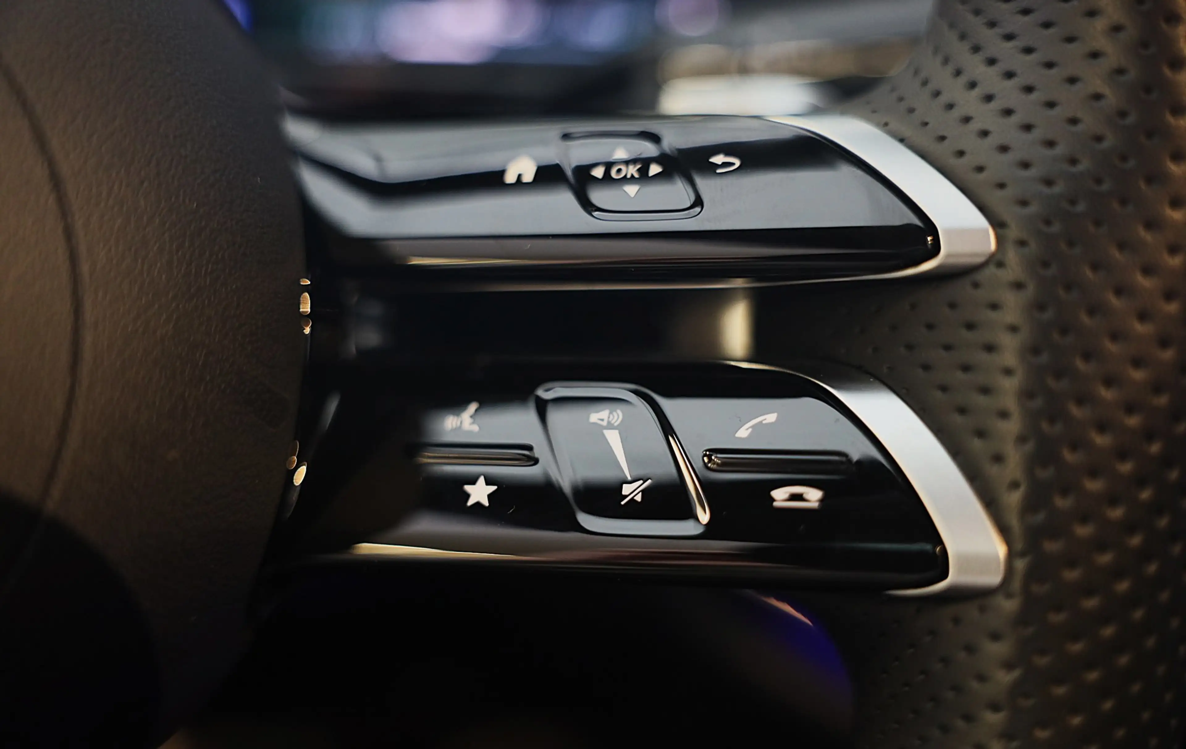 Mercedes-Benz E 300 e AMG 53 Look / Head Up / Luchtvering / Burmester — photo 20
