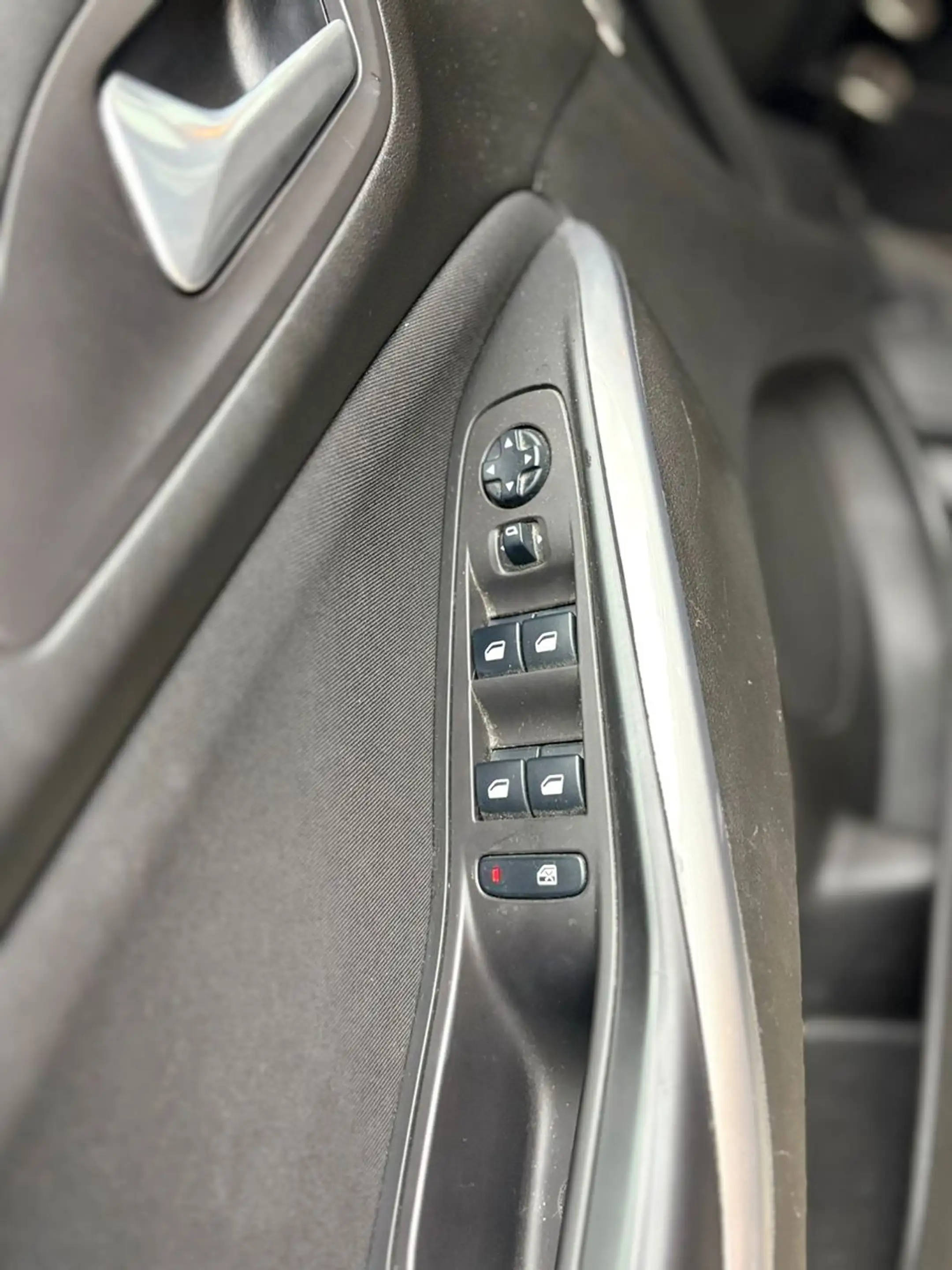 Opel Grandland X — photo 12