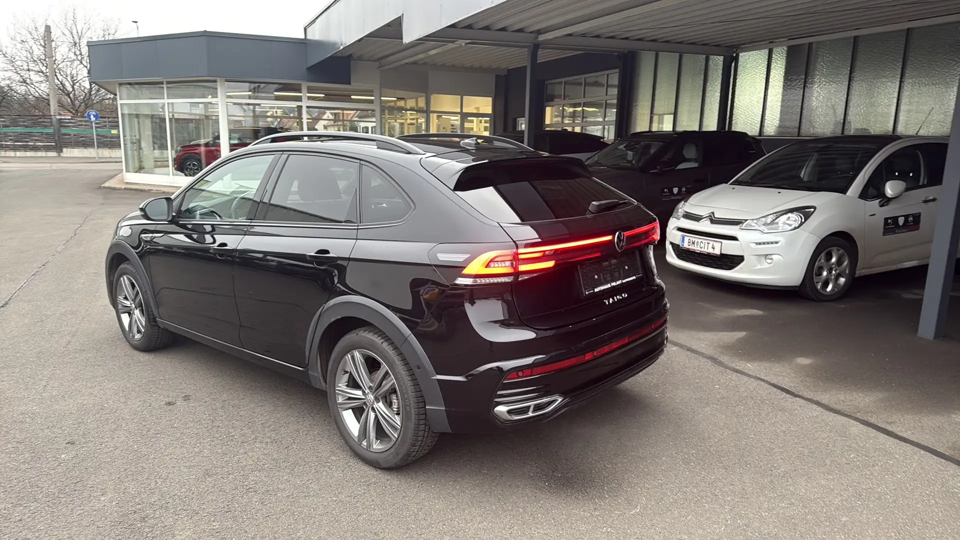 Volkswagen Taigo R-Line Schwarz - 2