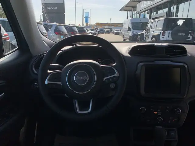 Jeep Renegade view 11