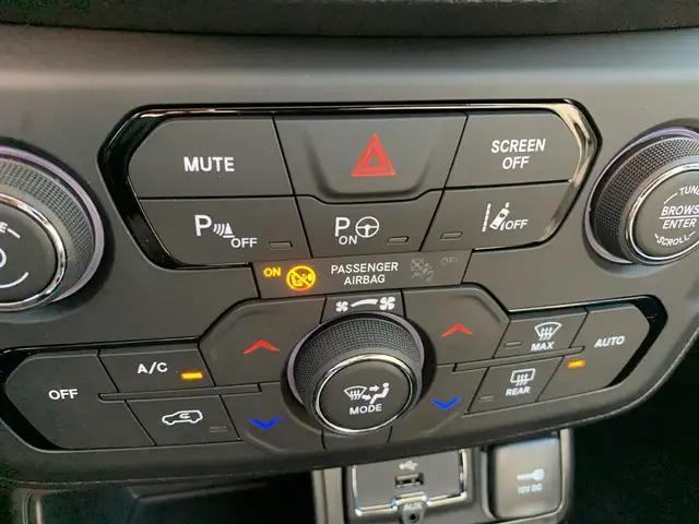 Jeep Renegade view 4