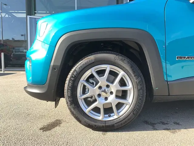 Jeep Renegade view 6