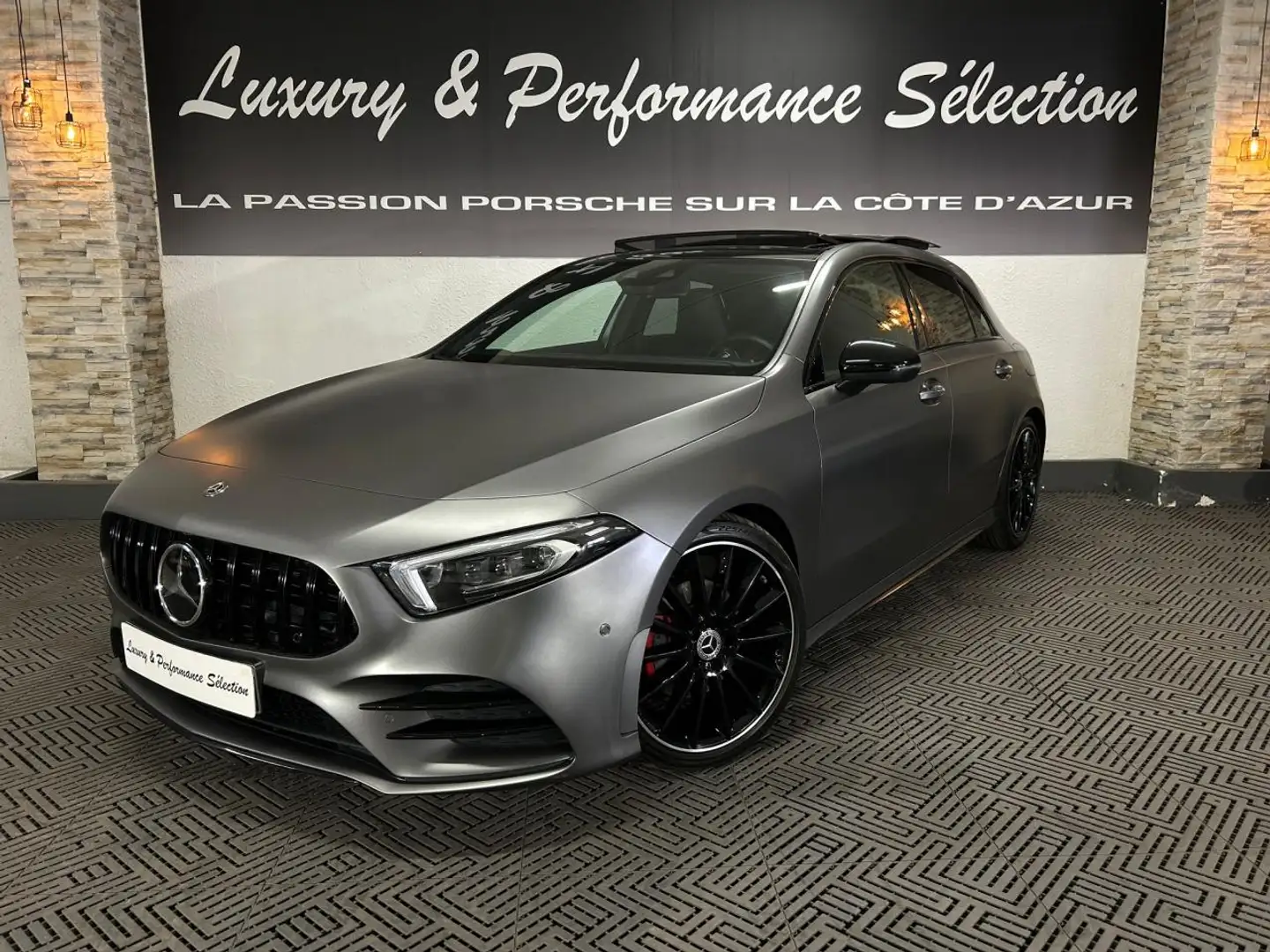 Mercedes-Benz CL A 200 d - BV 8G-DCT  AMG Line - Gris Mat - Françai Gri - 1