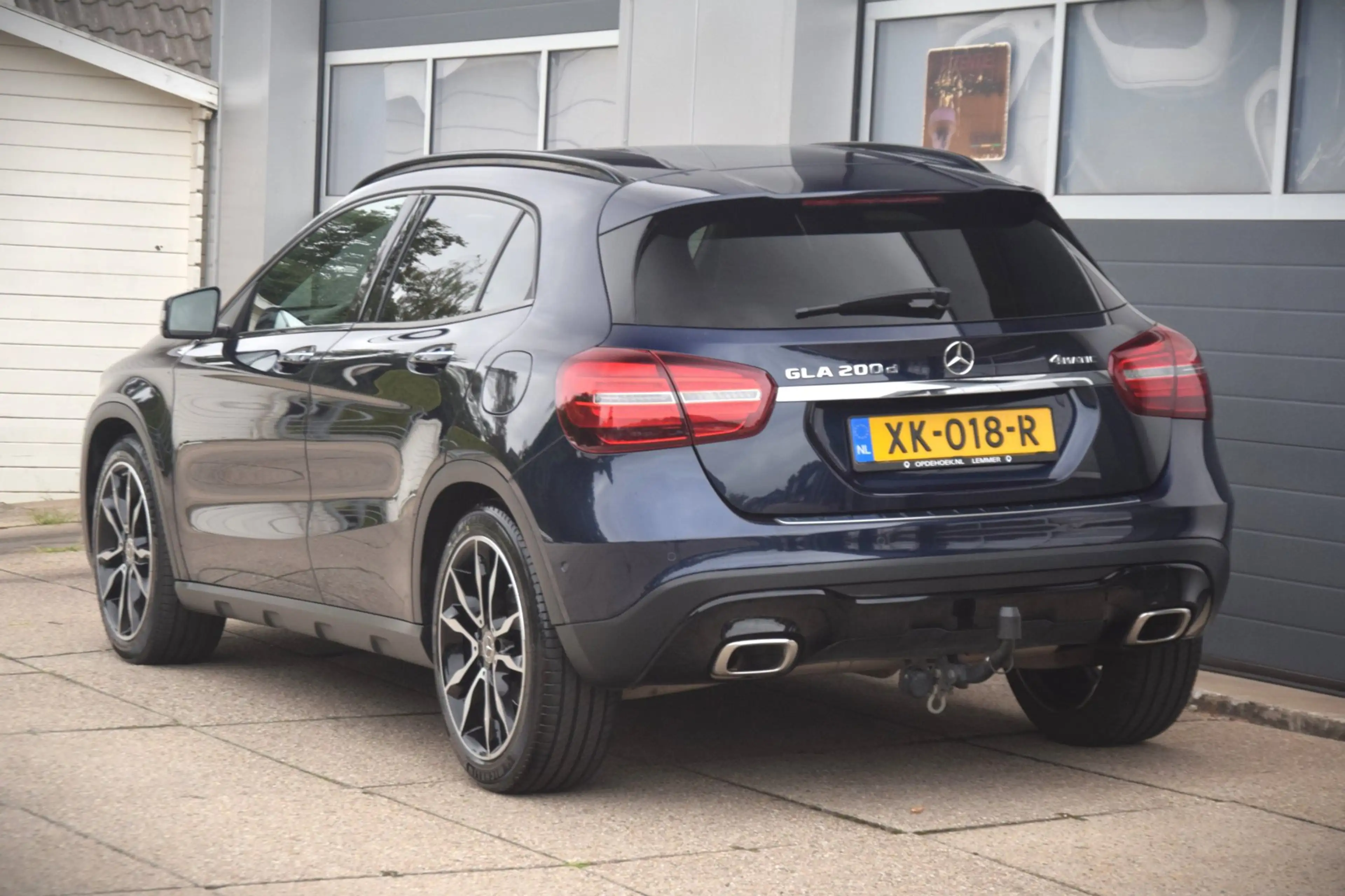 Mercedes-Benz GLA 200 d Premium Plus — photo 24