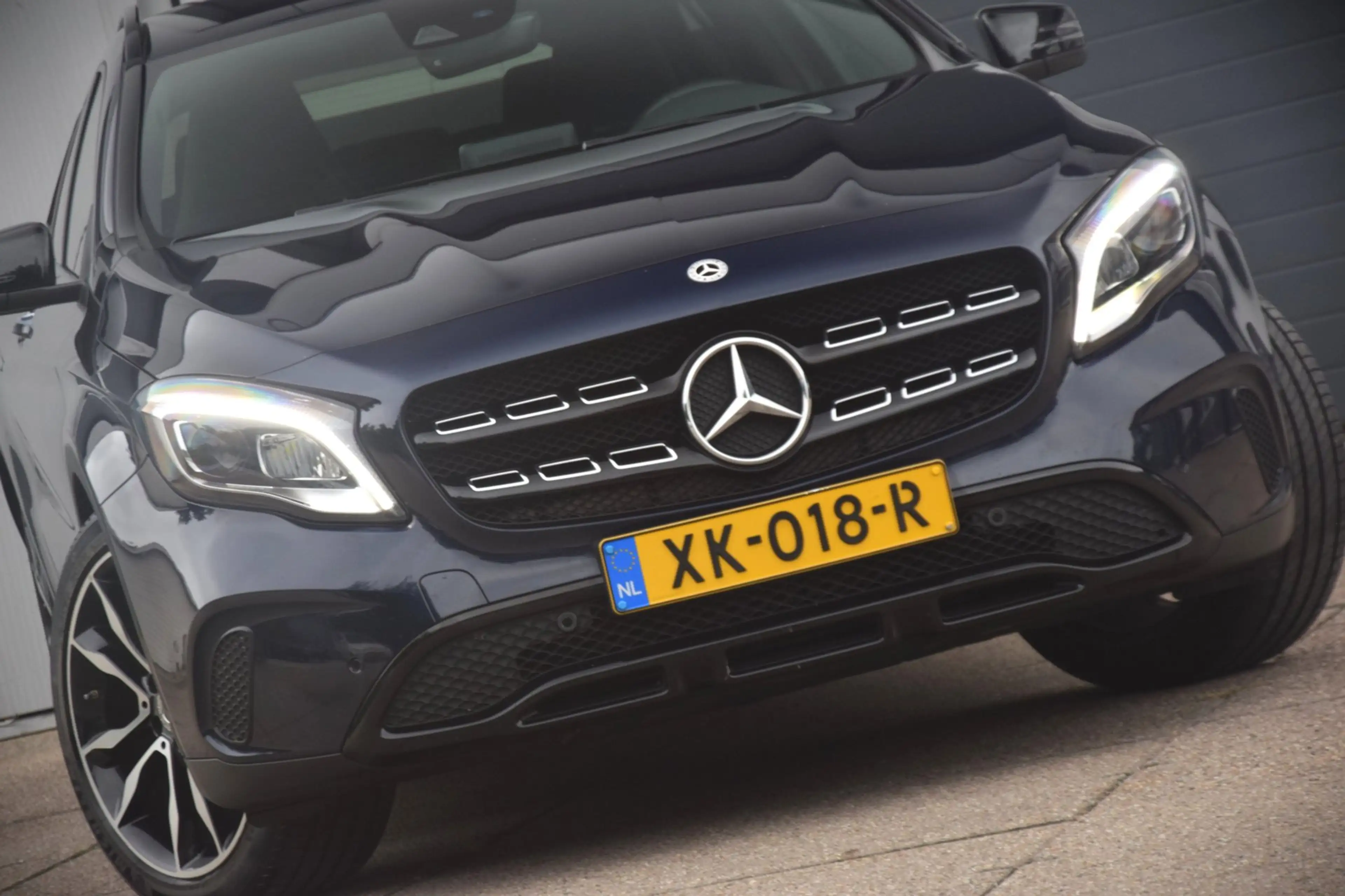 Mercedes-Benz GLA 200 d Premium Plus — photo 3