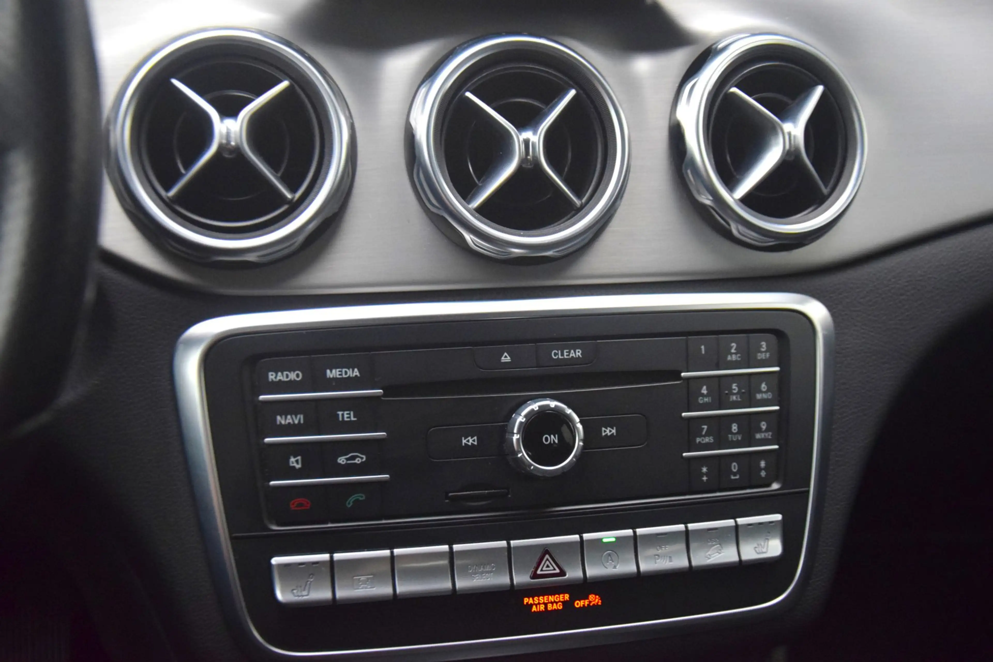 Mercedes-Benz GLA 200 d Premium Plus — photo 18
