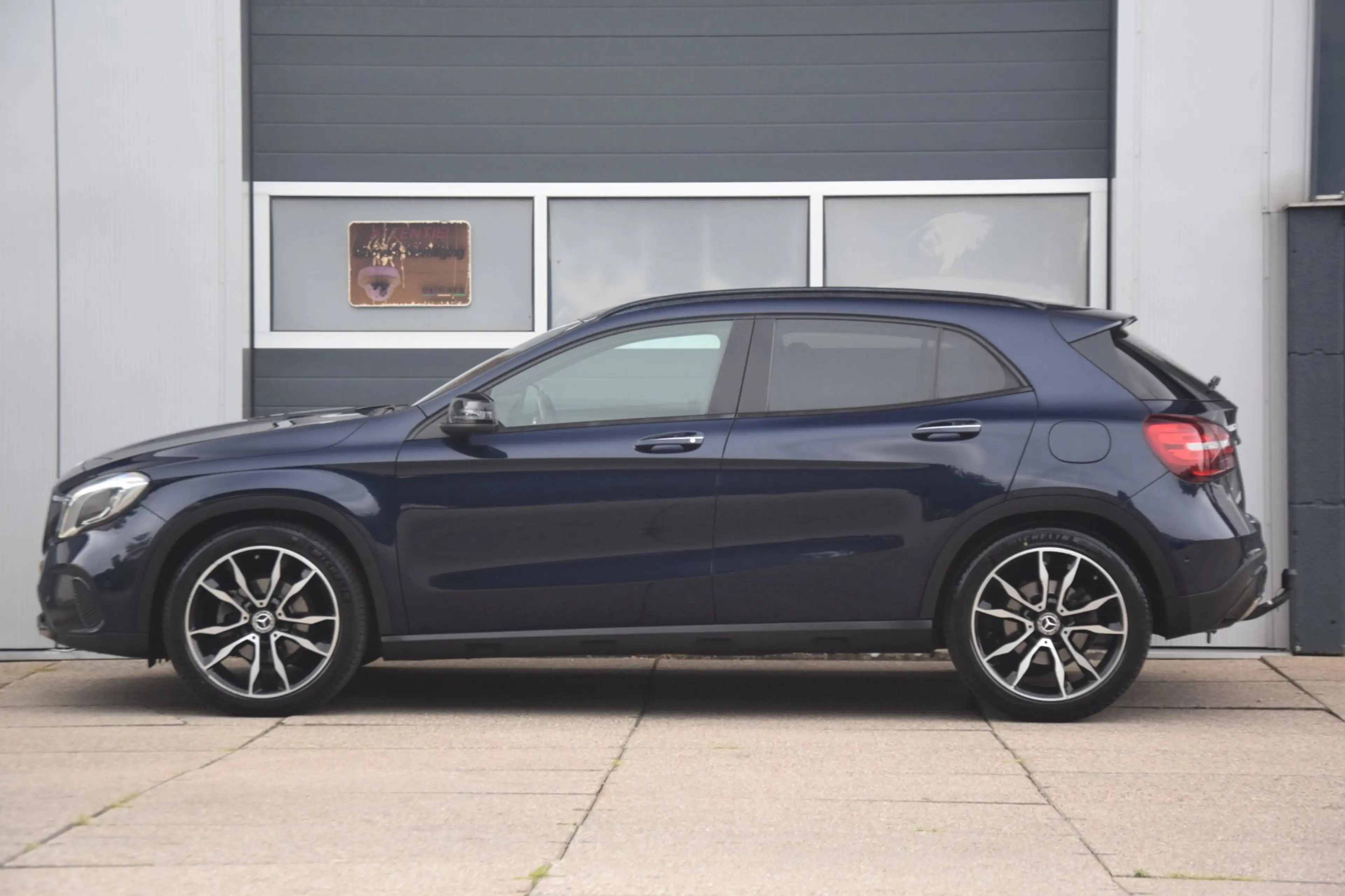 Mercedes-Benz GLA 200 d Premium Plus — photo 5