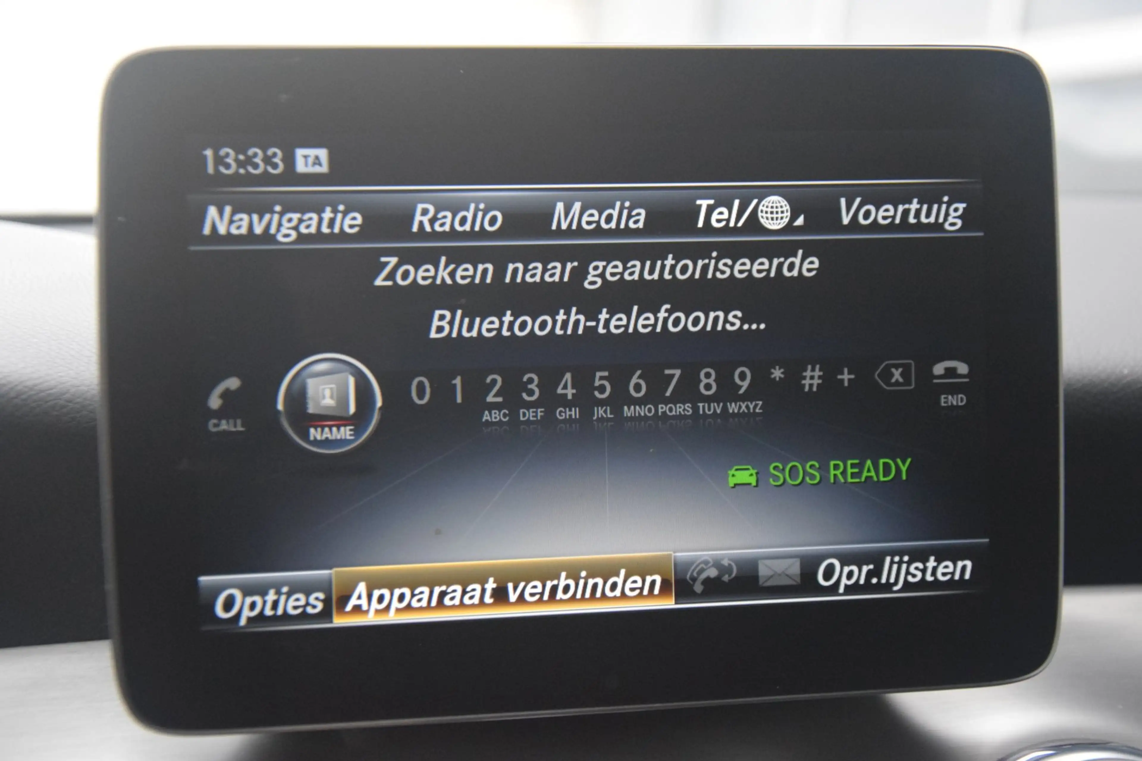 Mercedes-Benz GLA 200 d Premium Plus — photo 16