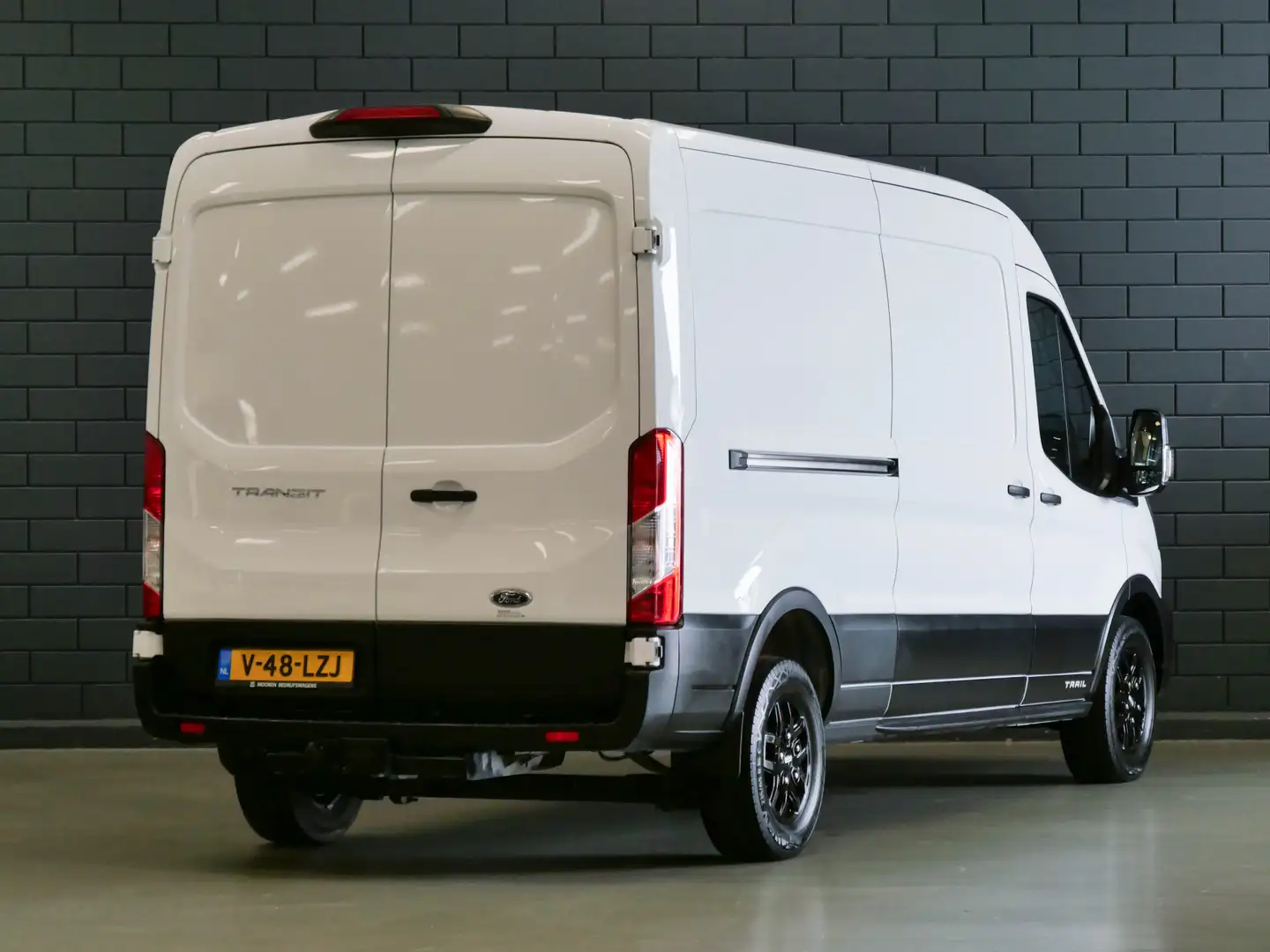 Ford Transit 350 2.0 TDCI 170PK L3H3 TRAIL | CAMERA | TREKHAAK Wit - 2