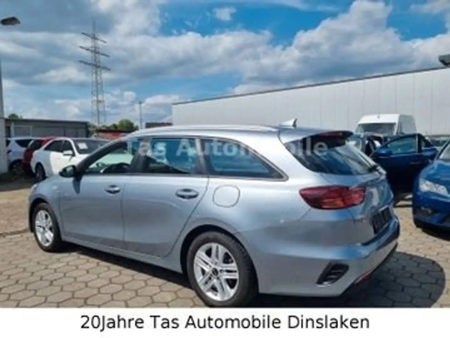 Kia Ceed SW / cee'd SW 1.4 Edition 7"1.Hand"Lückenlos Kia S-Heft"... Срібний - 2