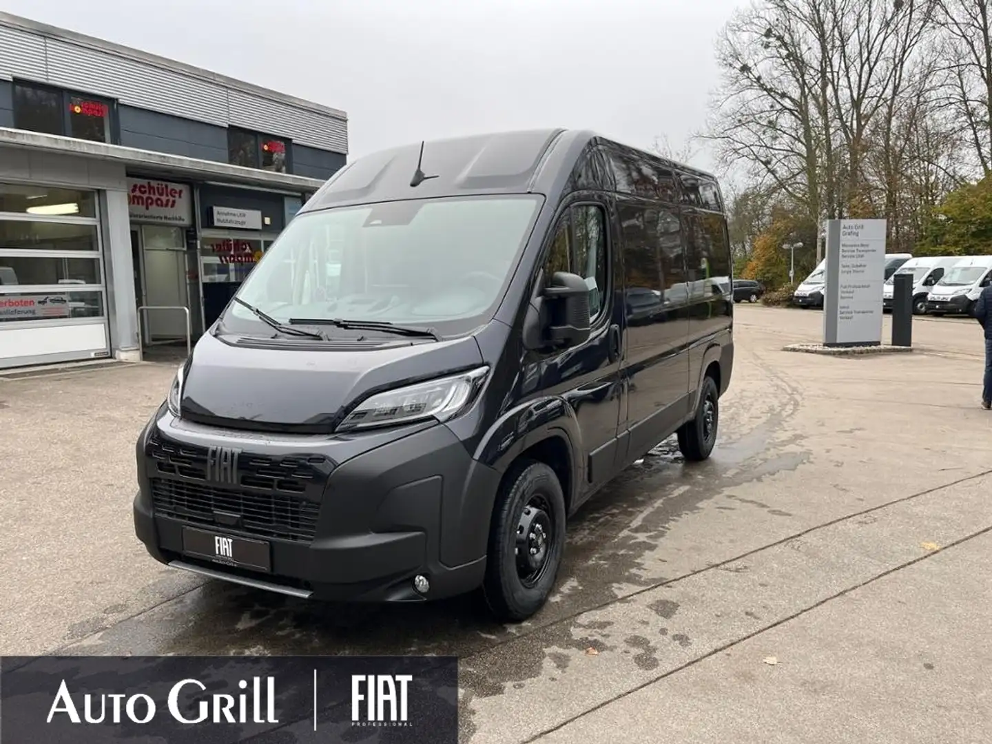 Fiat Ducato 35 L2H2 AHK RüKa CarPlay TürenVerglast Schwarz - 1