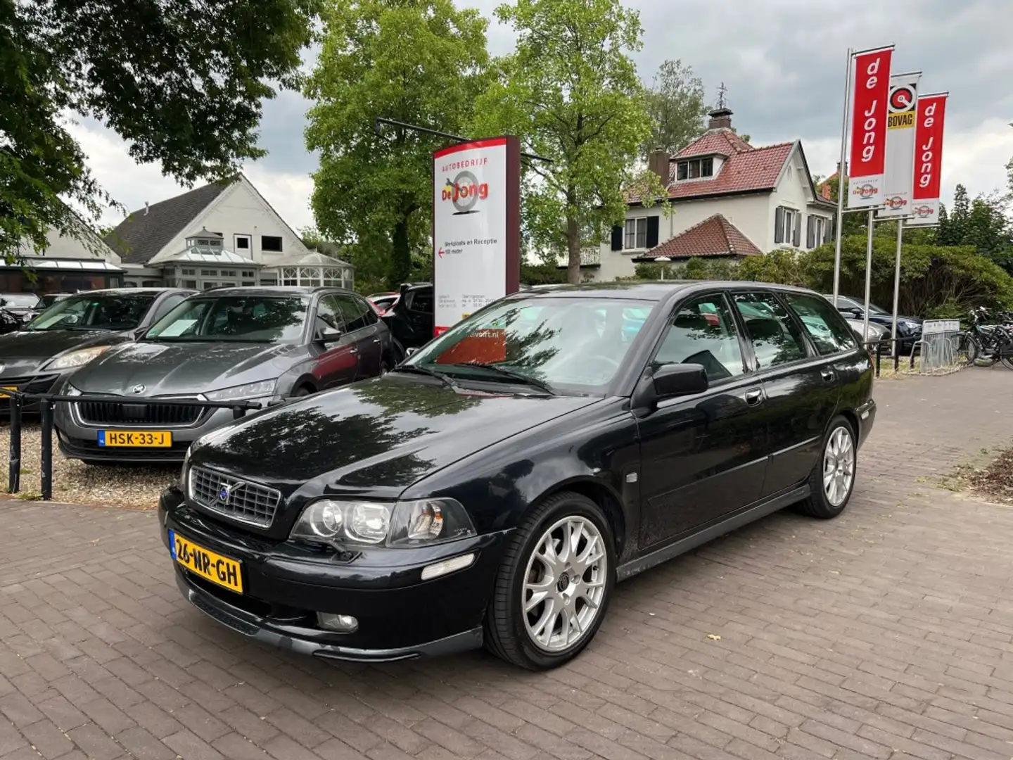 Volvo V40 2.0 EUROPA / STOELVERW. / CRUISE CTR. / TREKHAAK / Black - 1