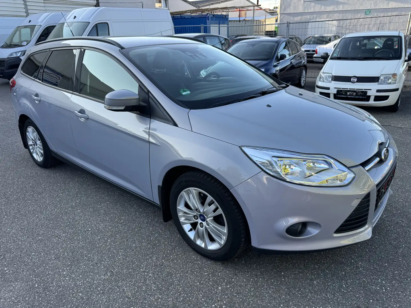Ford Focus Trend TÜV Neue Grau - 2